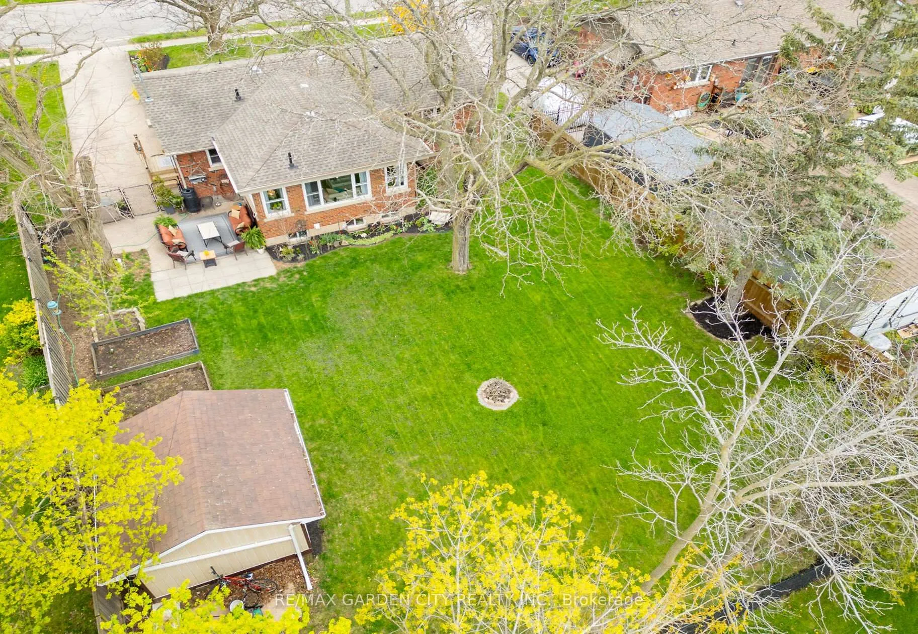 Photo 1 of 4165 William Street, Lincoln, Beamsville — HOMEH