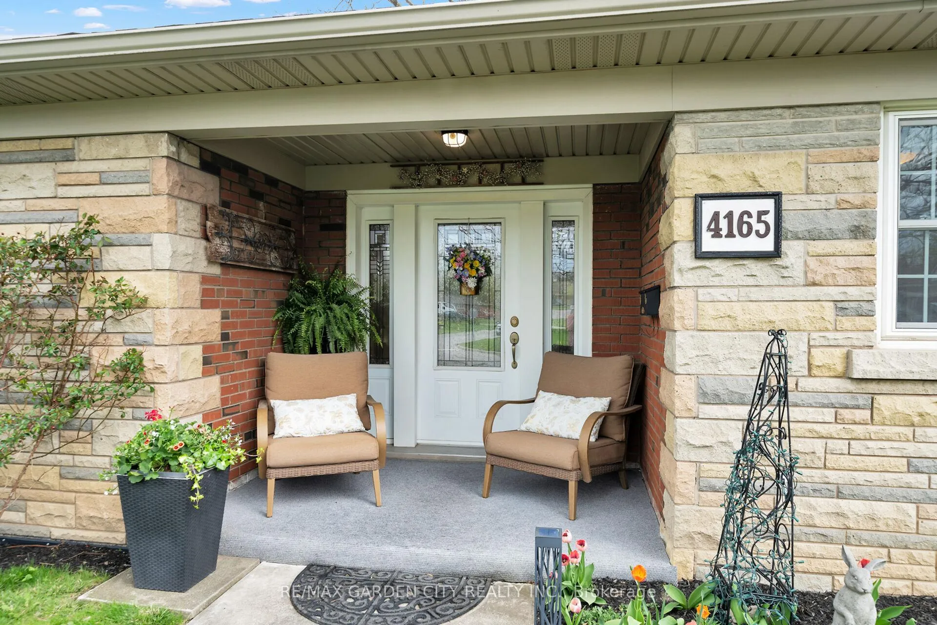 Photo 4 of 4165 William Street, Lincoln, Beamsville — HOMEH