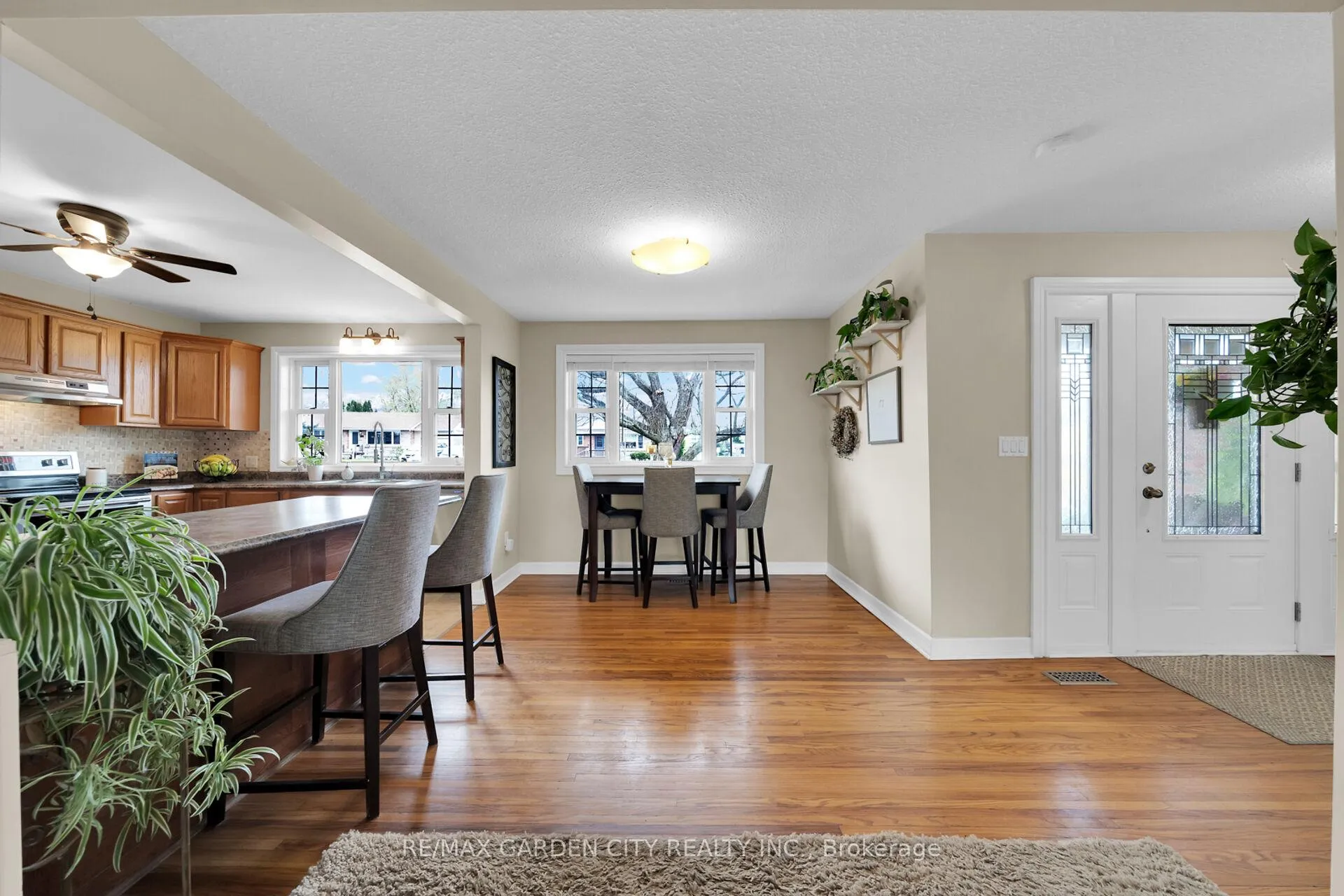 Photo 5 of 4165 William Street, Lincoln, Beamsville — HOMEH