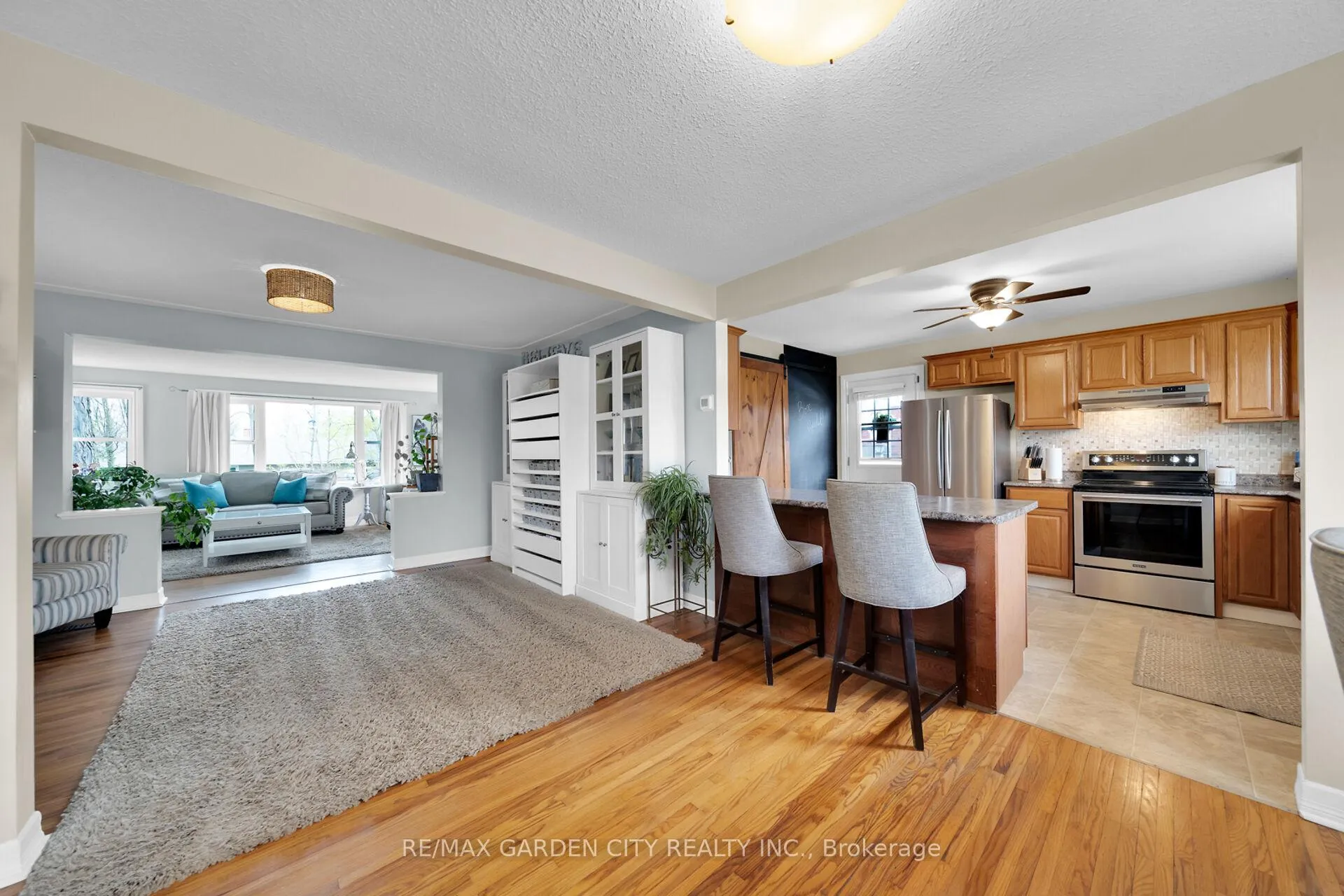 Photo 6 of 4165 William Street, Lincoln, Beamsville — HOMEH