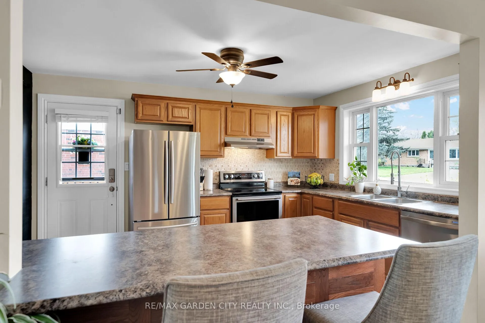 Photo 7 of 4165 William Street, Lincoln, Beamsville — HOMEH