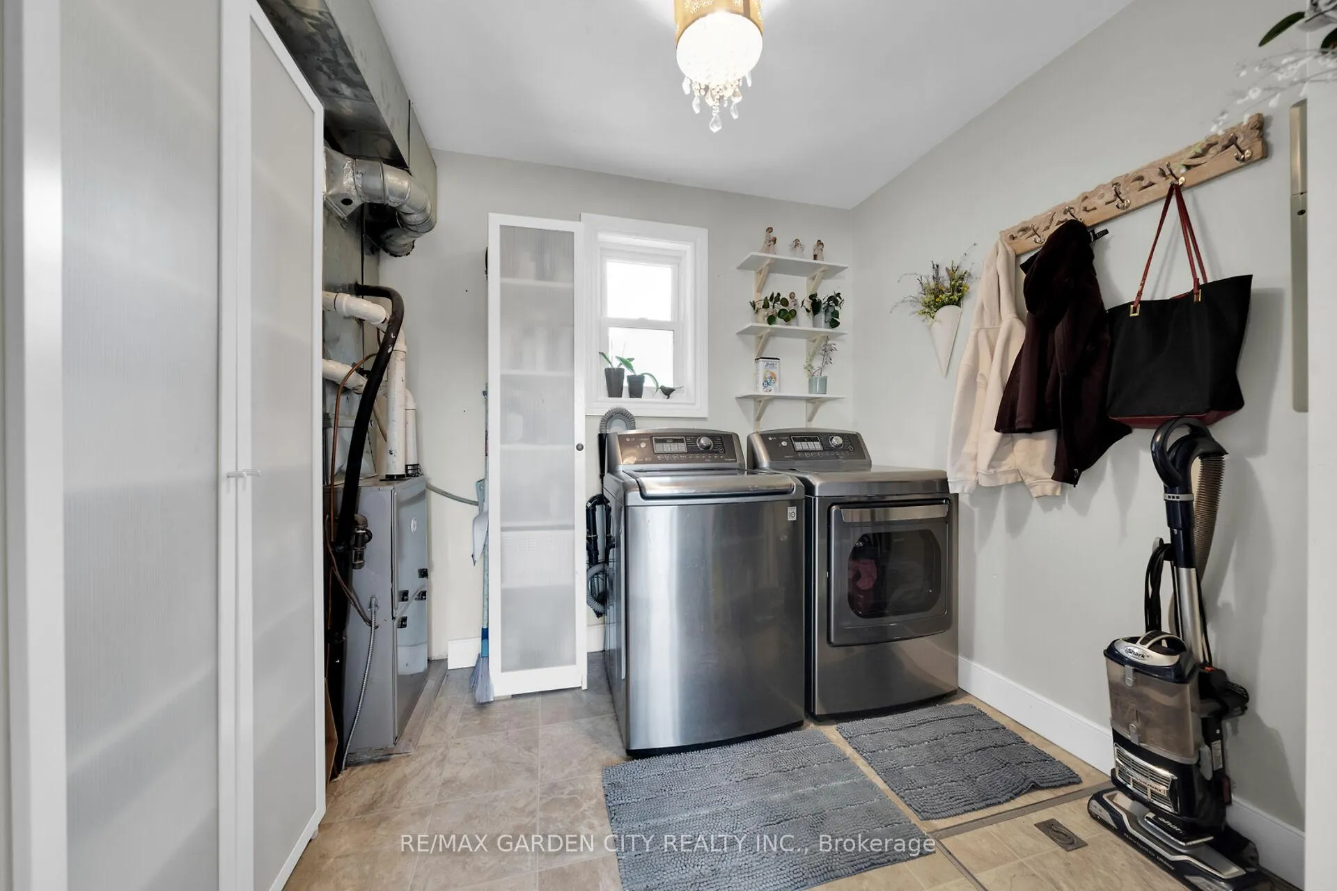 Photo 12 of 4165 William Street, Lincoln, Beamsville — HOMEH