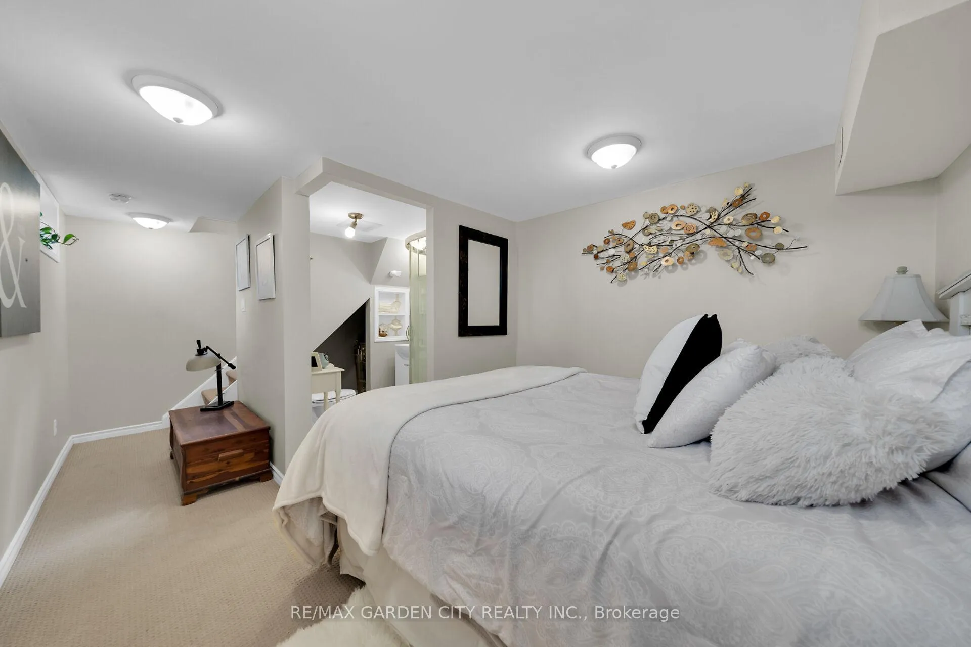 Photo 20 of 4165 William Street, Lincoln, Beamsville — HOMEH