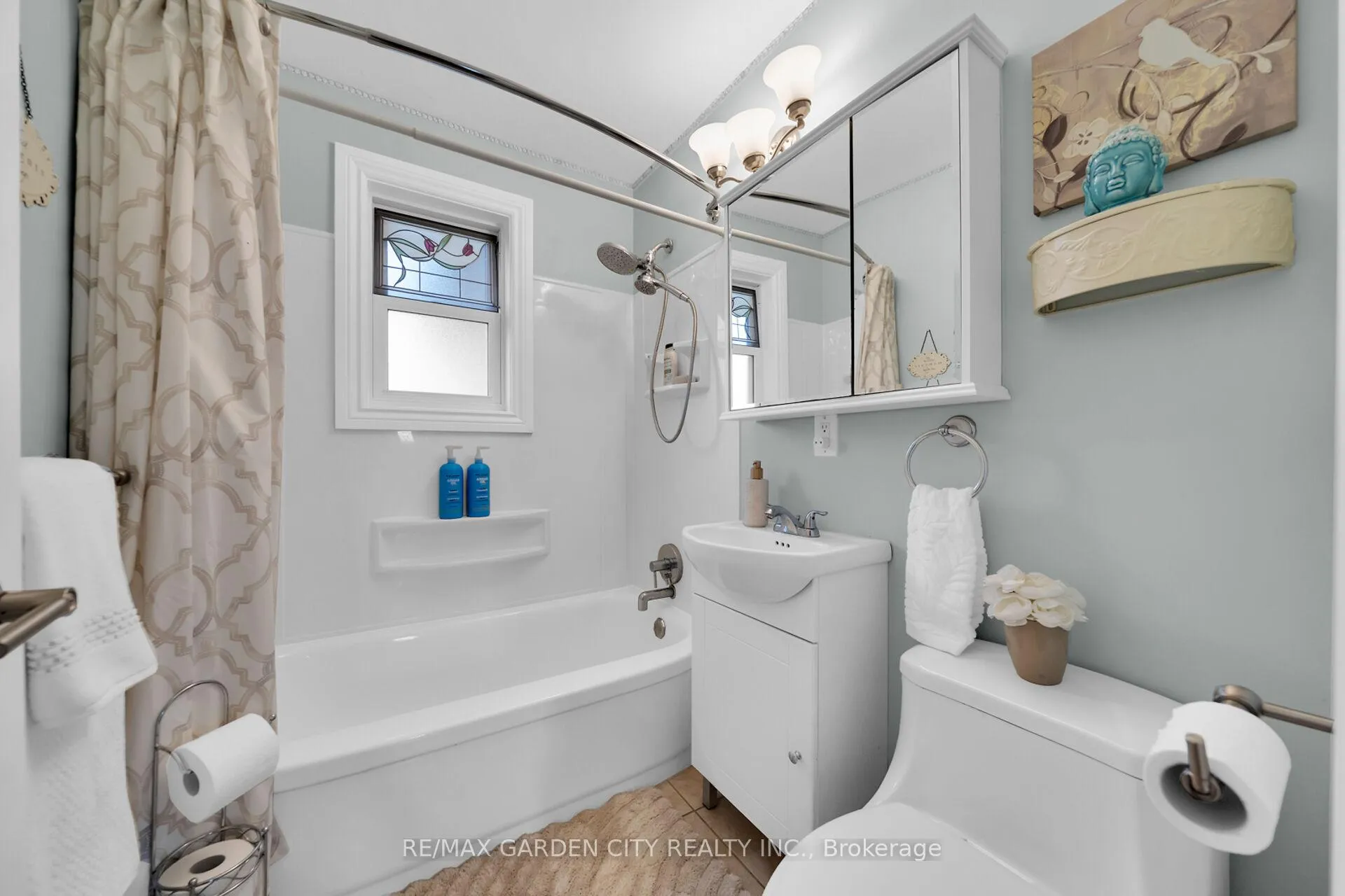 Photo 24 of 4165 William Street, Lincoln, Beamsville — HOMEH
