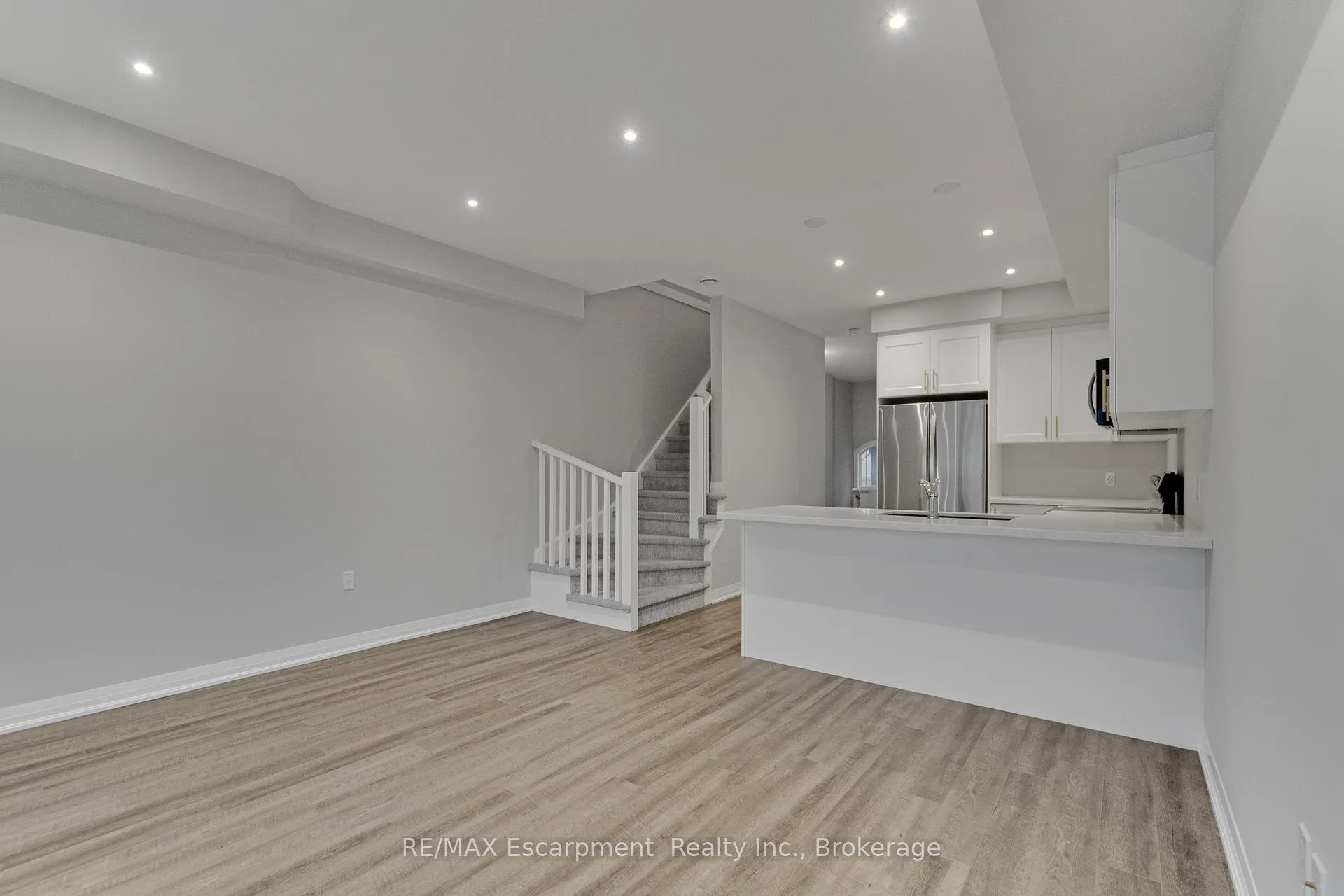Photo 7 of 53 Aquarius Crescent, Hamilton, Rural Glanbrook — HOMEH
