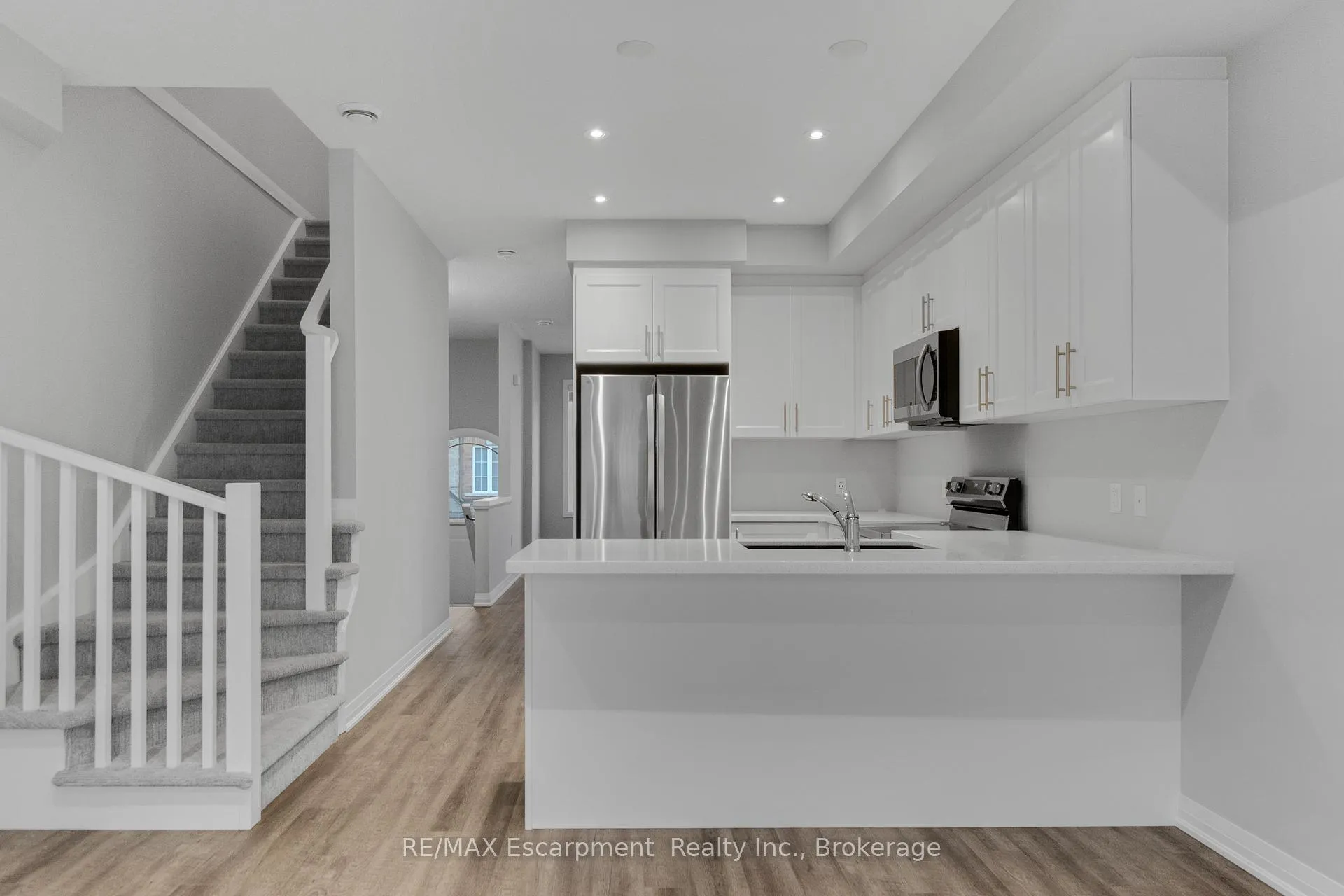 Photo 10 of 53 Aquarius Crescent, Hamilton, Rural Glanbrook — HOMEH