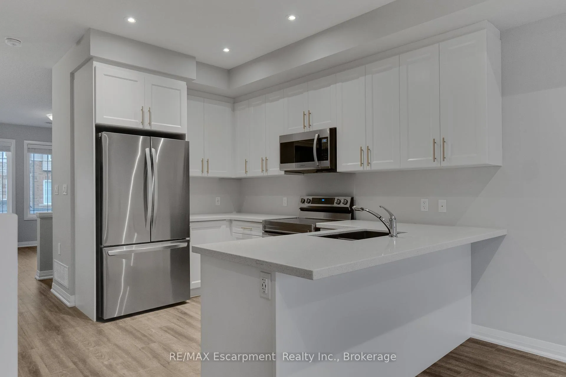 Photo 11 of 53 Aquarius Crescent, Hamilton, Rural Glanbrook — HOMEH