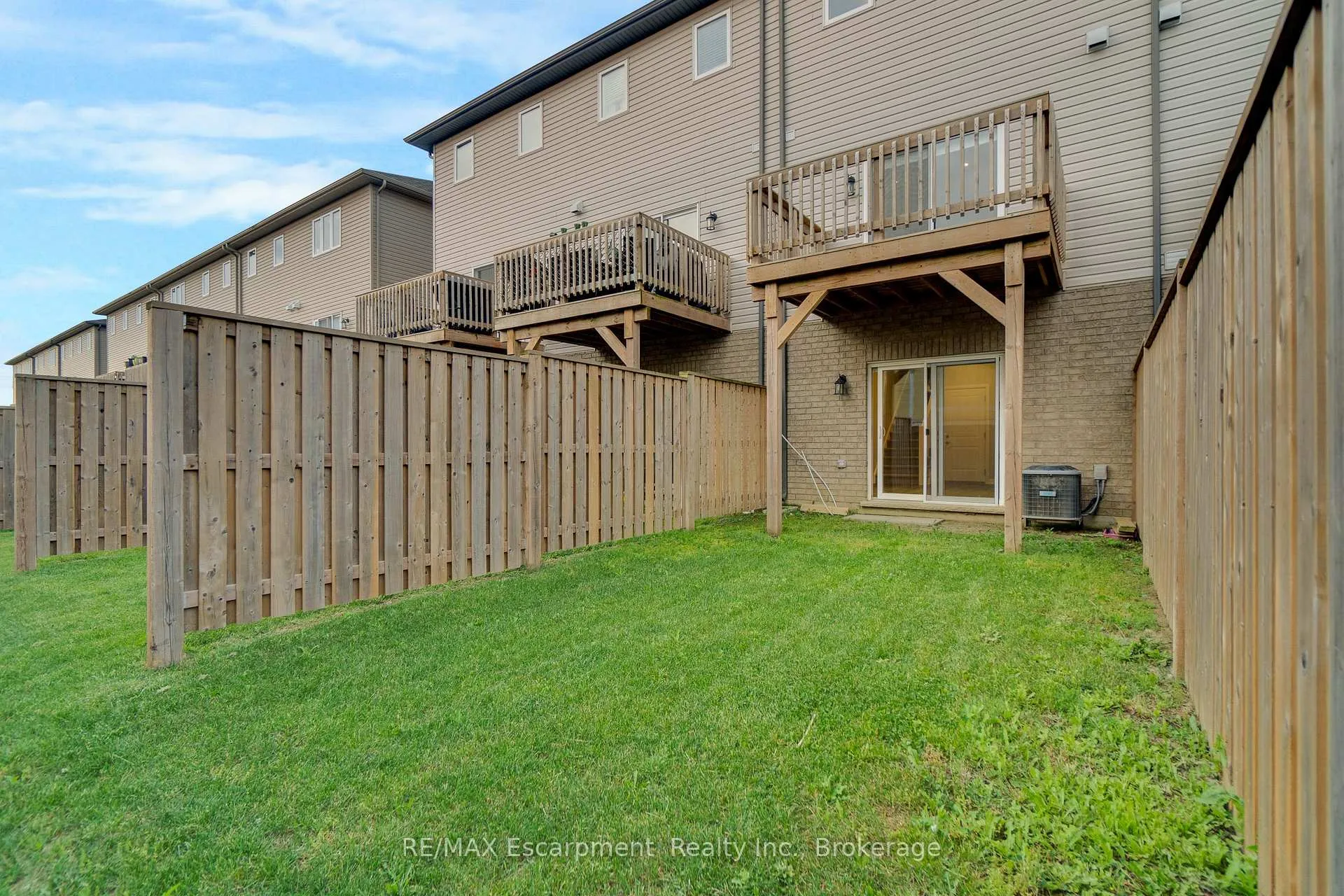 Photo 32 of 53 Aquarius Crescent, Hamilton, Rural Glanbrook — HOMEH