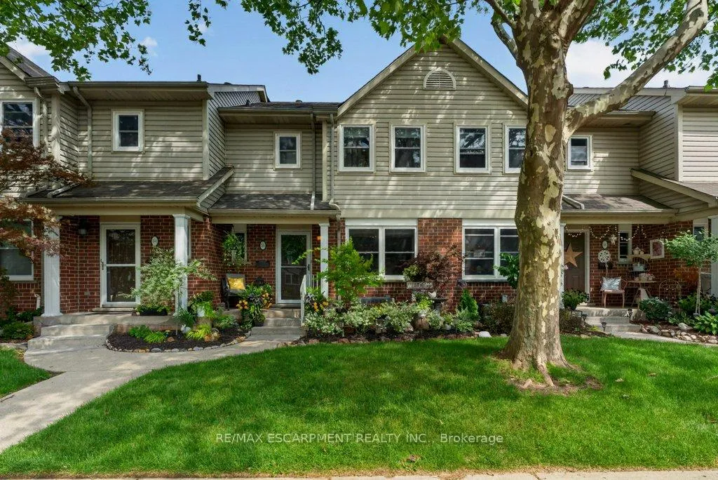 Front of Unit 55, 55 Kerman Avenue