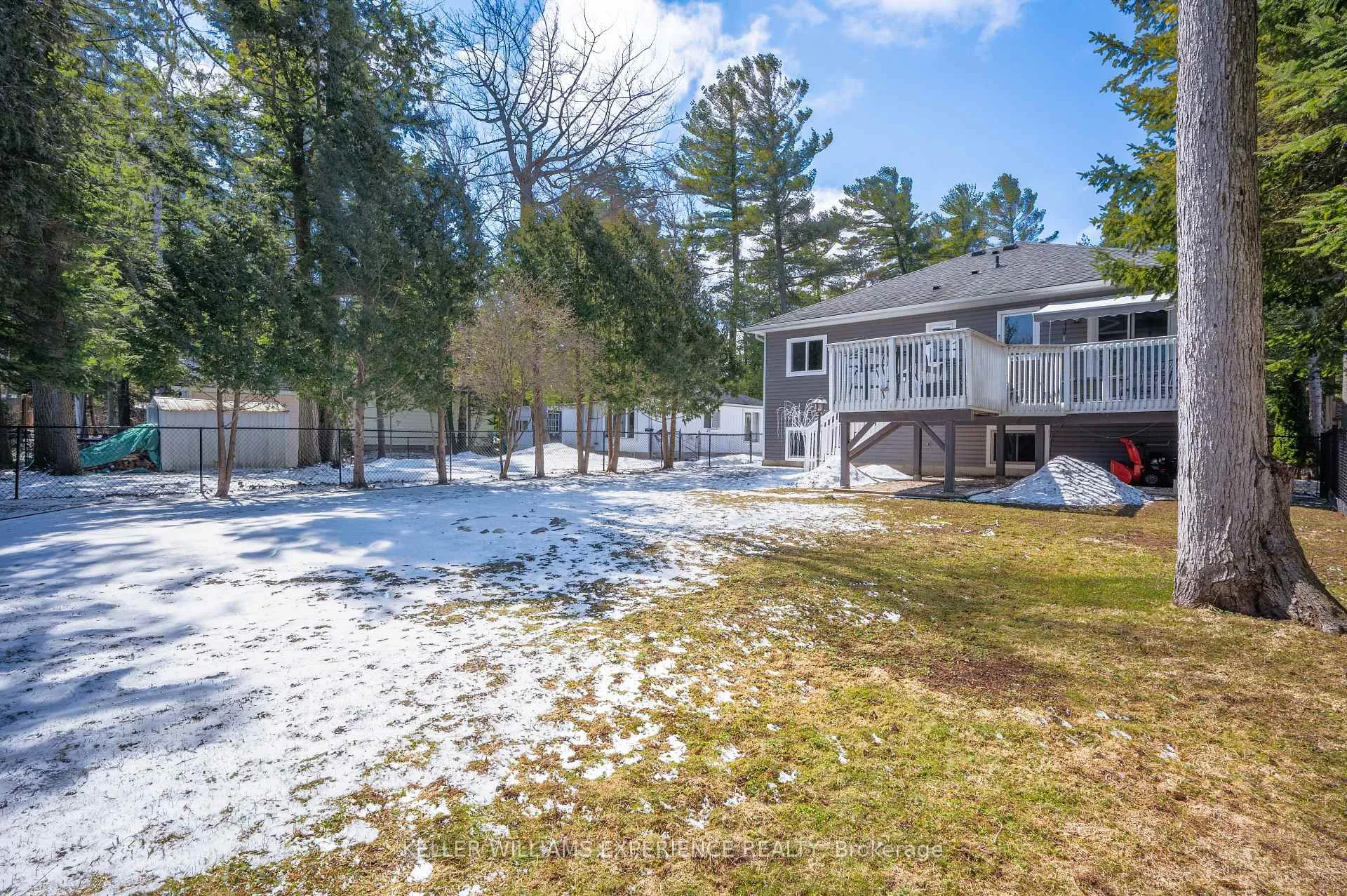 Photo 3 of 7 50th Street S, Wasaga Beach — HOMEH