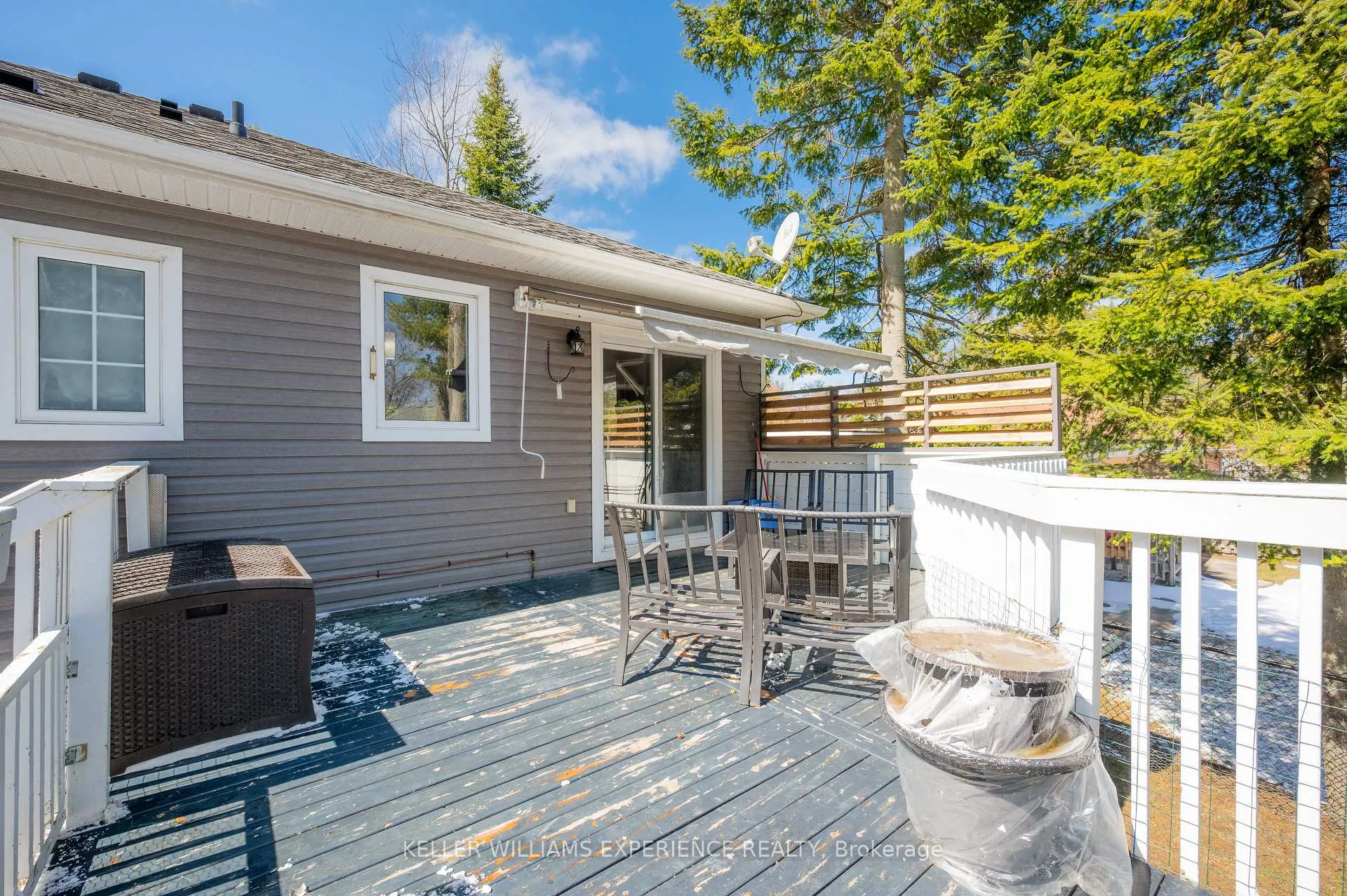 Photo 4 of 7 50th Street S, Wasaga Beach — HOMEH