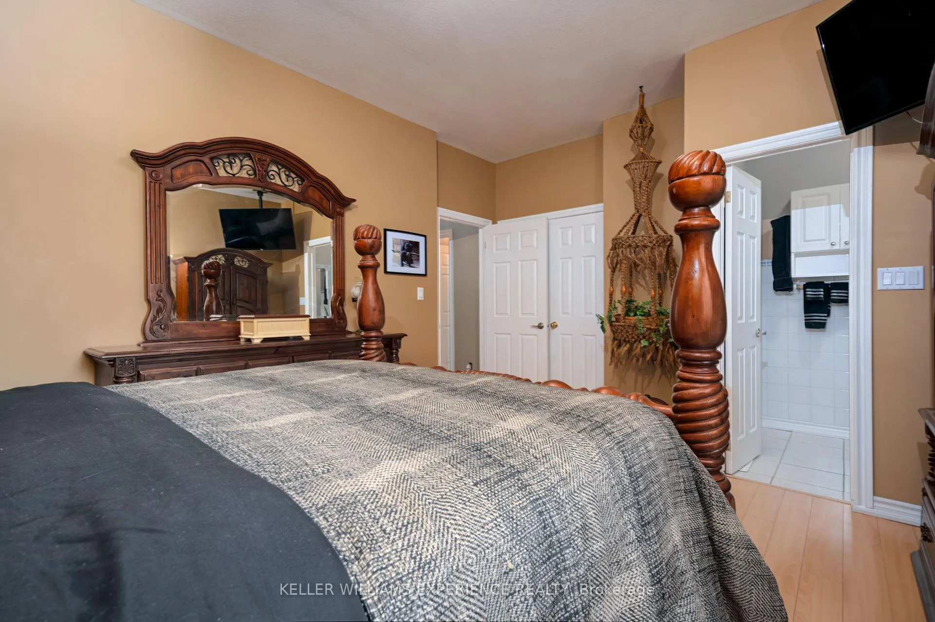 Photo 15 of 7 50th Street S, Wasaga Beach — HOMEH