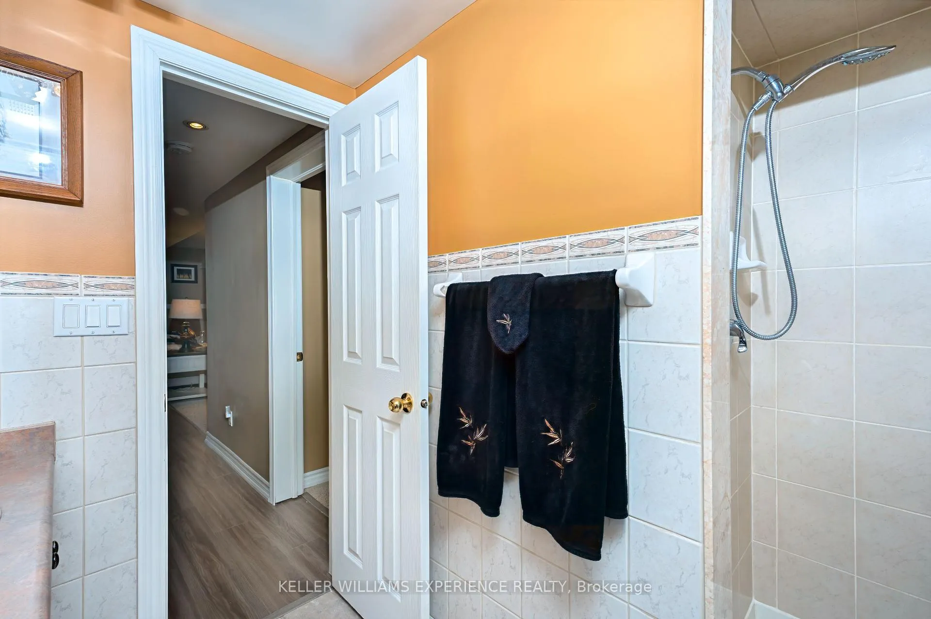 Photo 25 of 7 50th Street S, Wasaga Beach — HOMEH