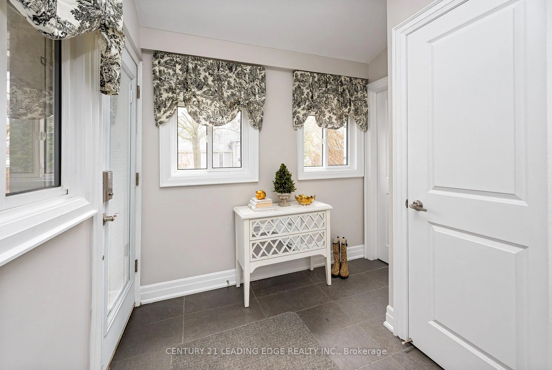 Photo 8 of 49 Church Street, Markham, Old Markham Village — HOMEH