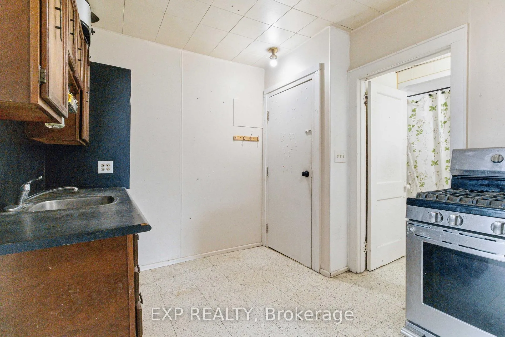 Photo 15 of Unit 1, 20 Colborne Street S, Norfolk, Simcoe — HOMEH