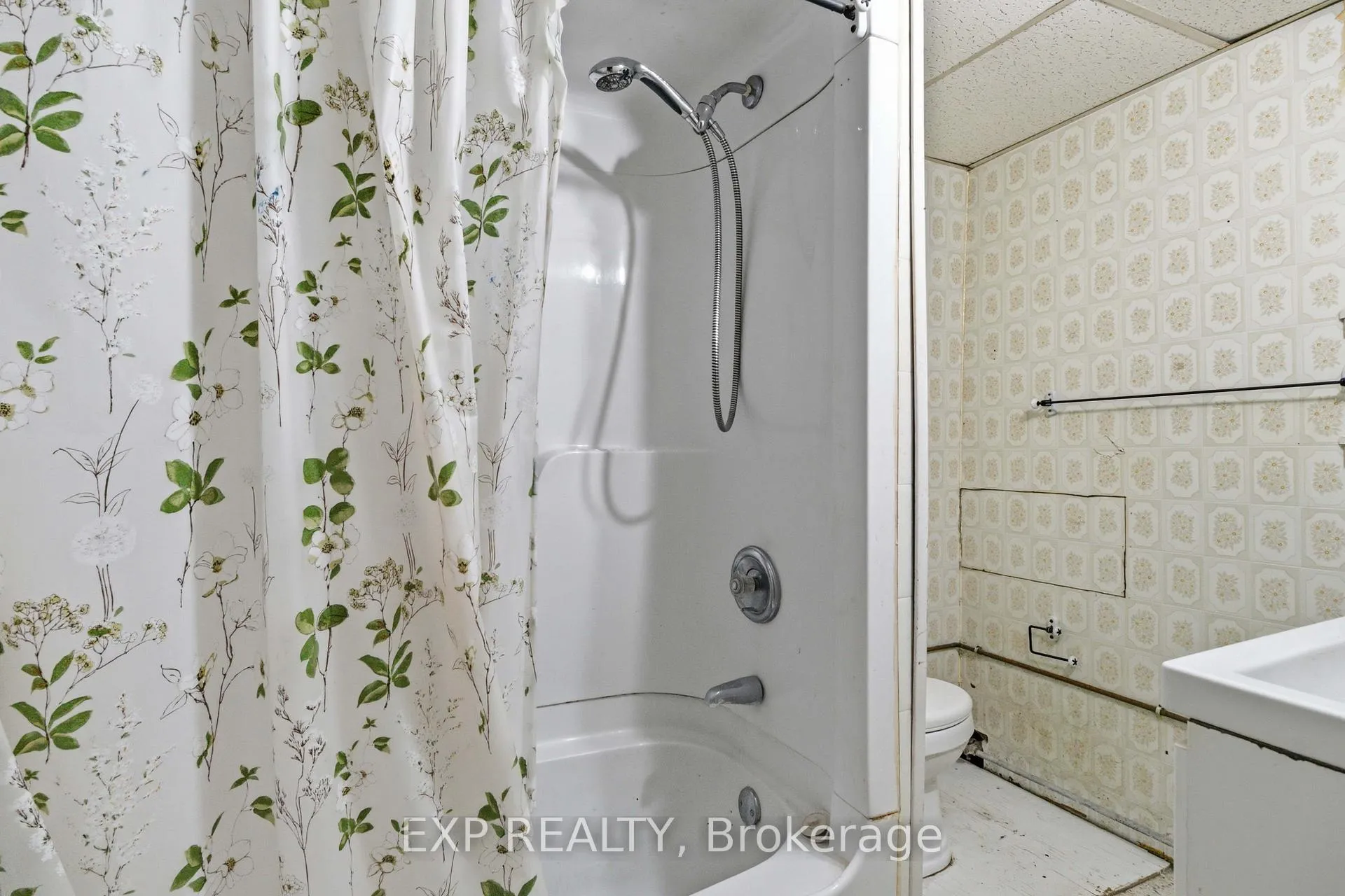 Photo 18 of Unit 1, 20 Colborne Street S, Norfolk, Simcoe — HOMEH