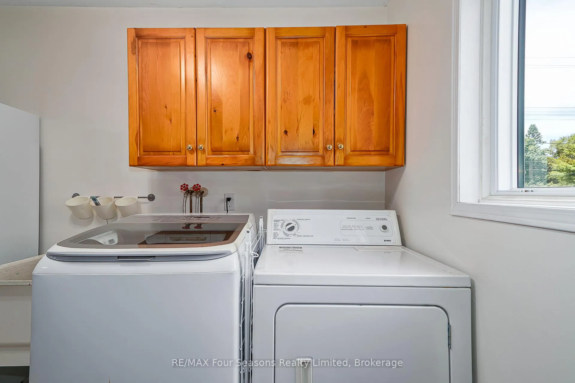 Photo 21 of 261 Superior Street, Clearview, Stayner — HOMEH