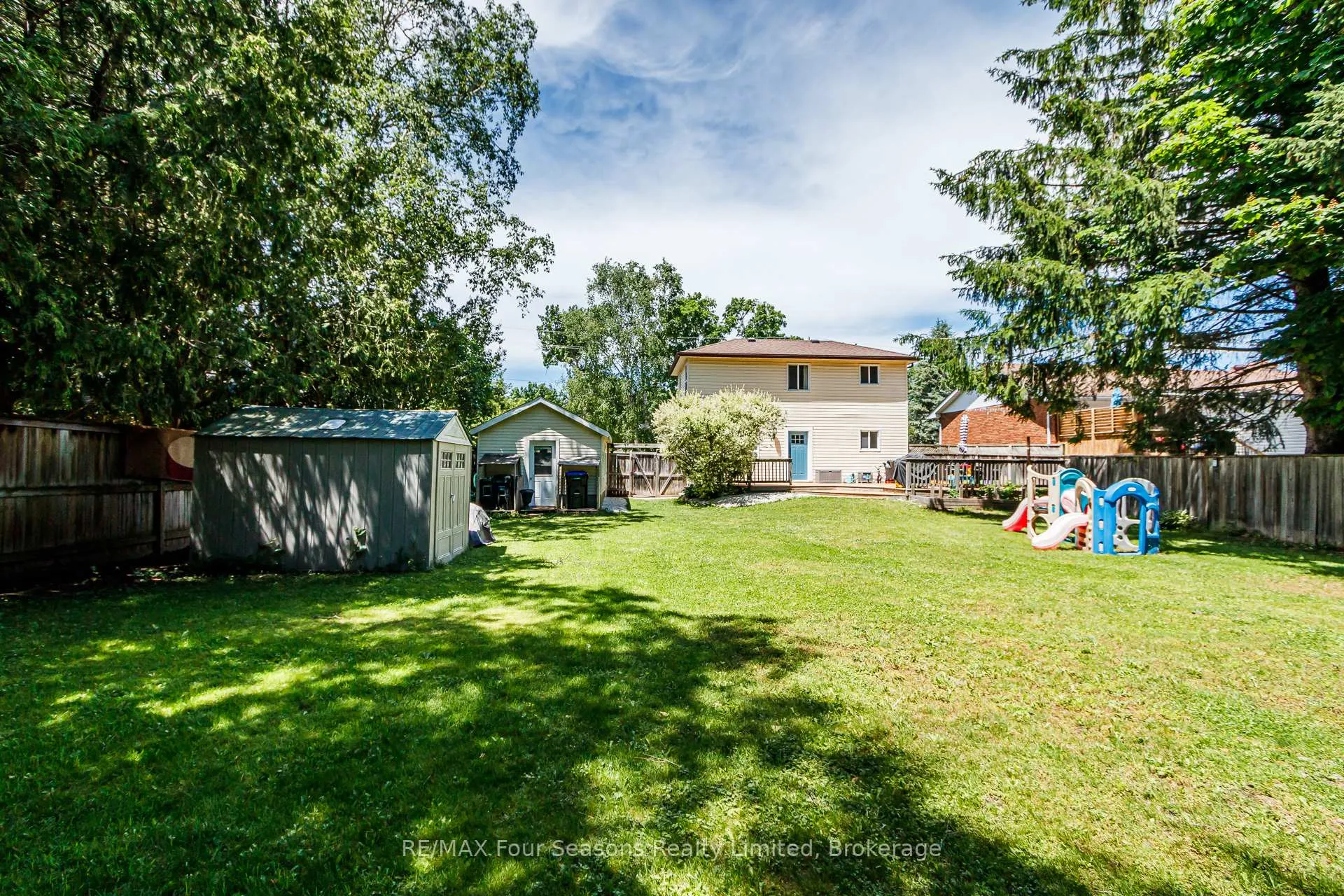 Photo 42 of 261 Superior Street, Clearview, Stayner — HOMEH