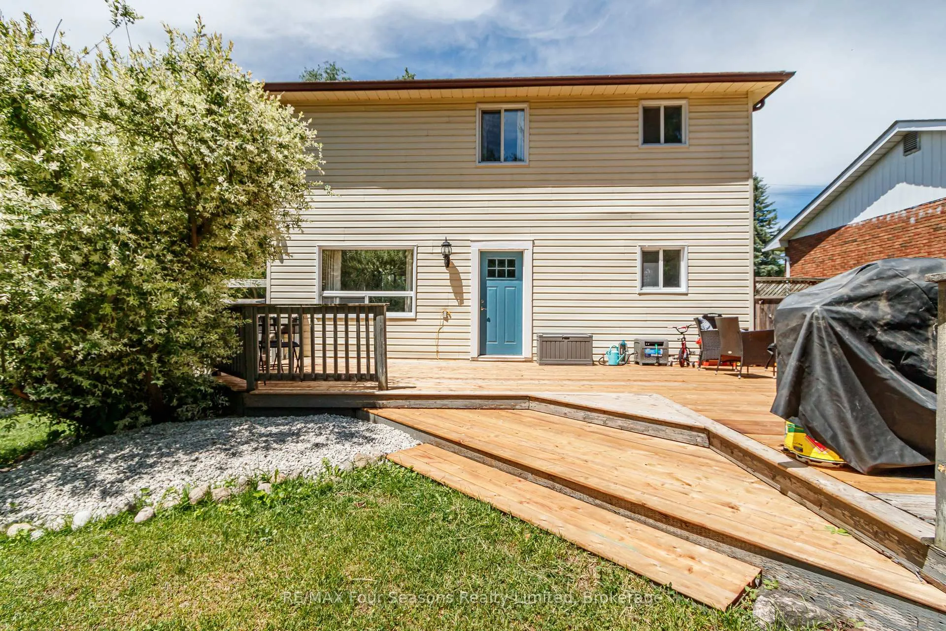 Photo 44 of 261 Superior Street, Clearview, Stayner — HOMEH