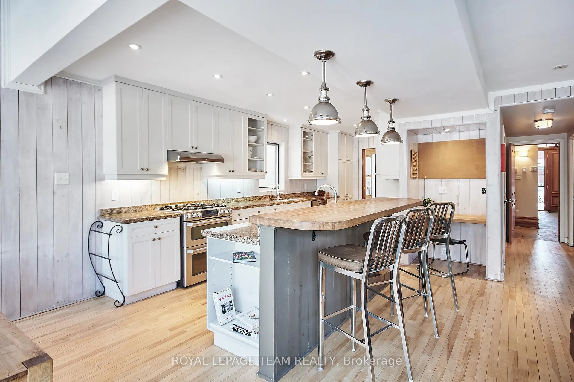 Photo 11 of 108 Stanley Avenue, Ottawa, New Edinburgh — HOMEH