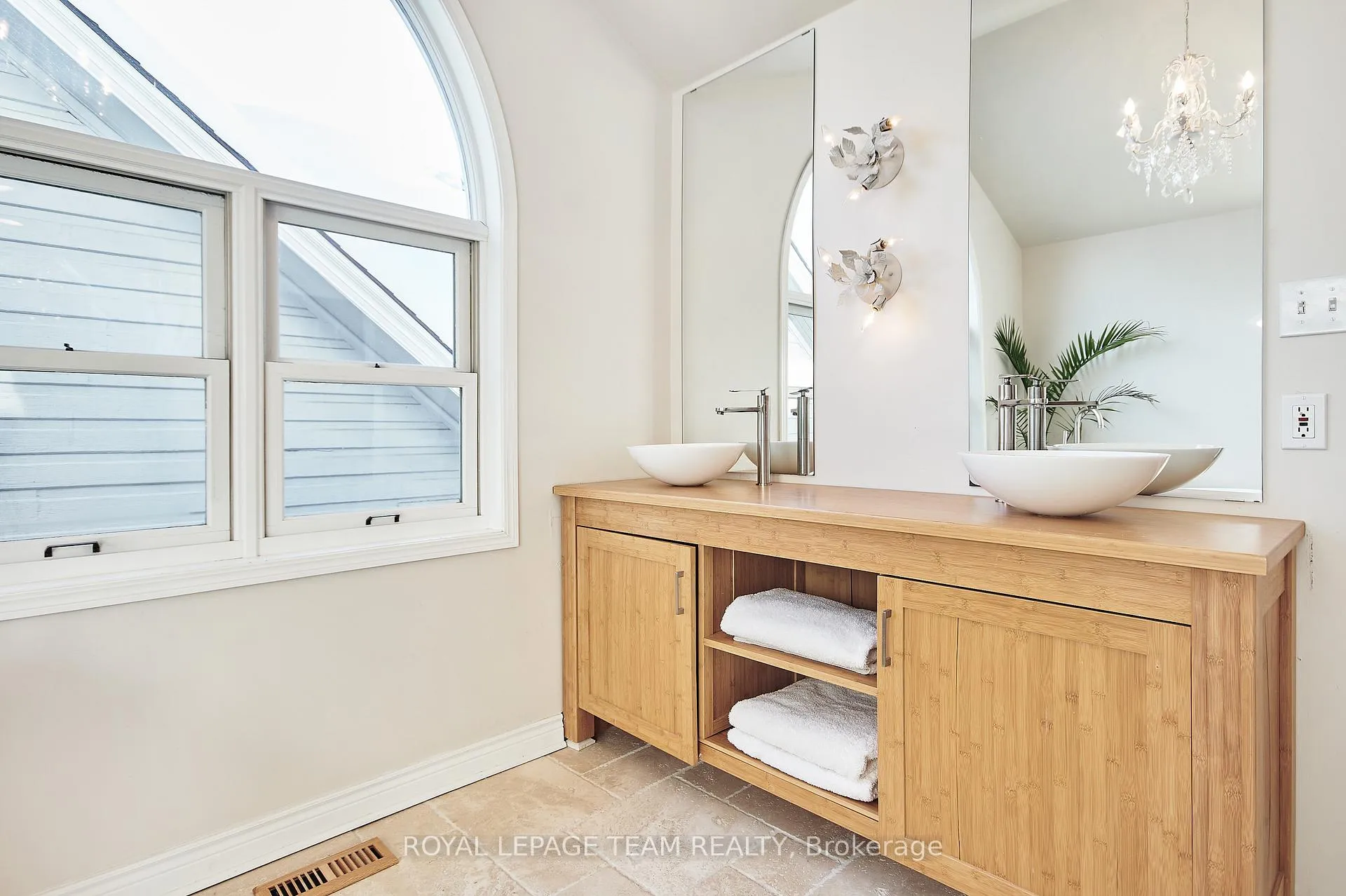 Photo 34 of 108 Stanley Avenue, Ottawa, New Edinburgh — HOMEH