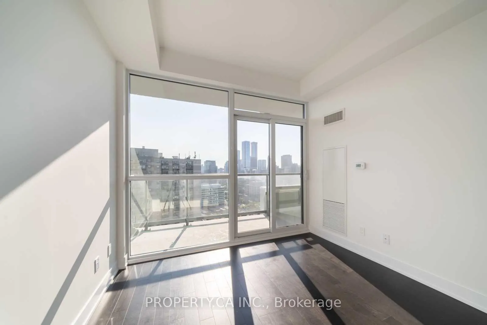 Photo 3 of Unit 2005, 181 Bedford Road, Toronto, The Annex — HOMEH