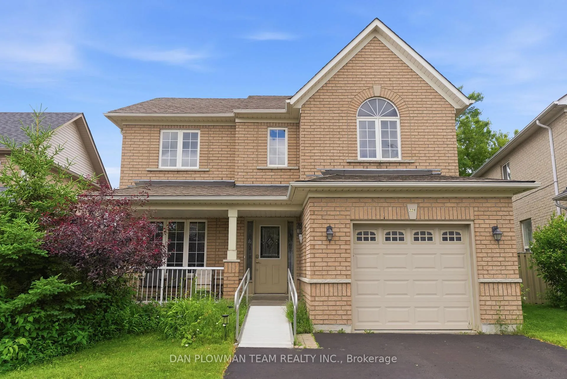 Photo 1 of 229 Huntington Crescent, Clarington, Courtice — HOMEH