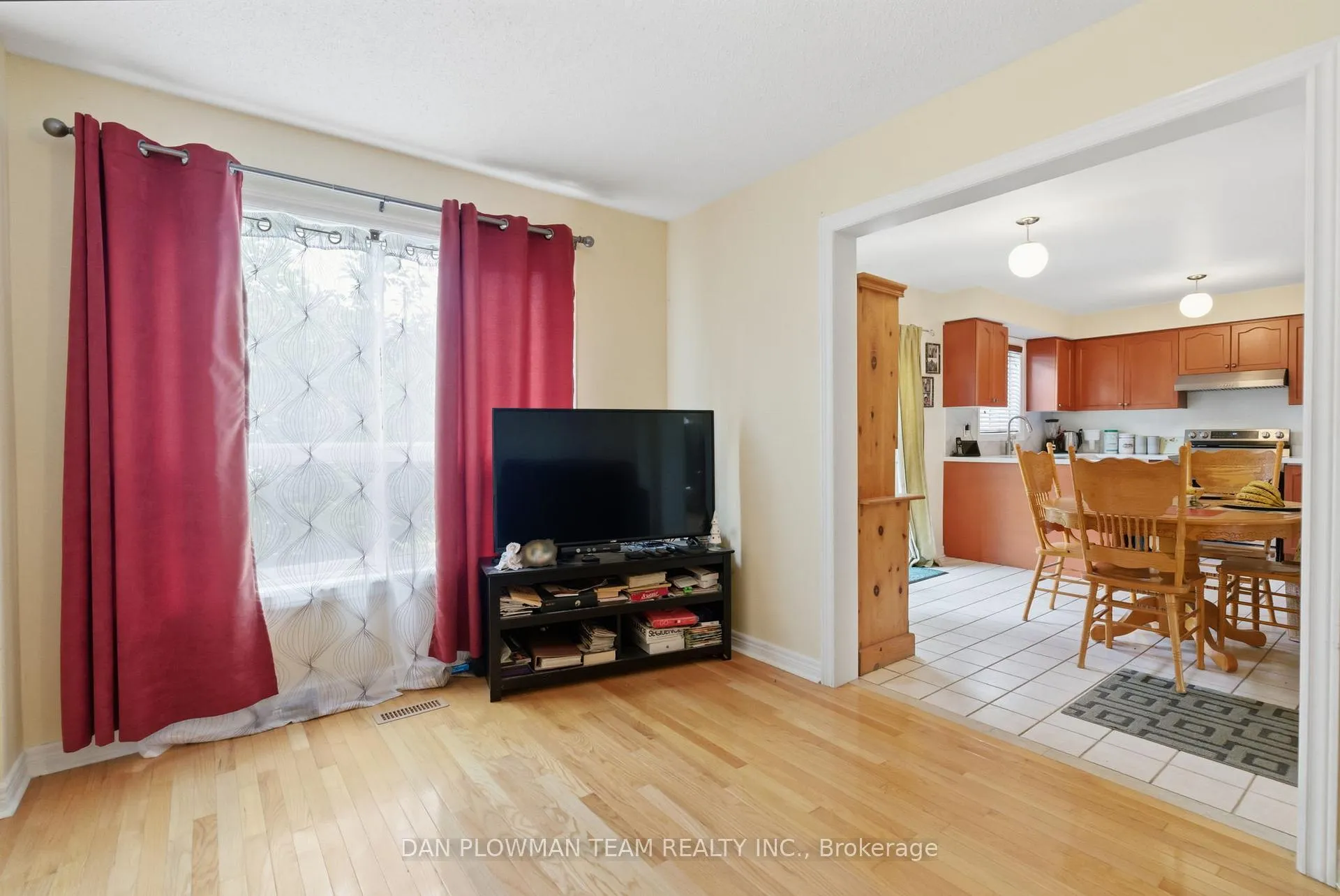 Photo 11 of 229 Huntington Crescent, Clarington, Courtice — HOMEH