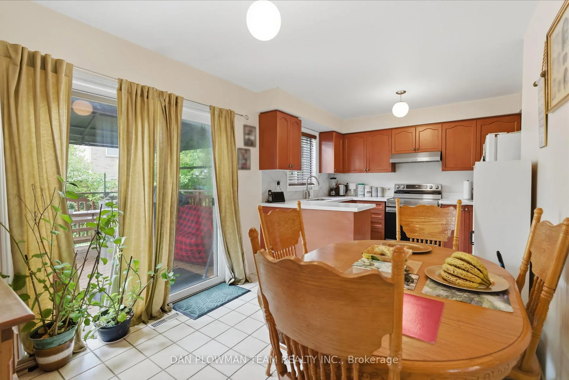Photo 12 of 229 Huntington Crescent, Clarington, Courtice — HOMEH
