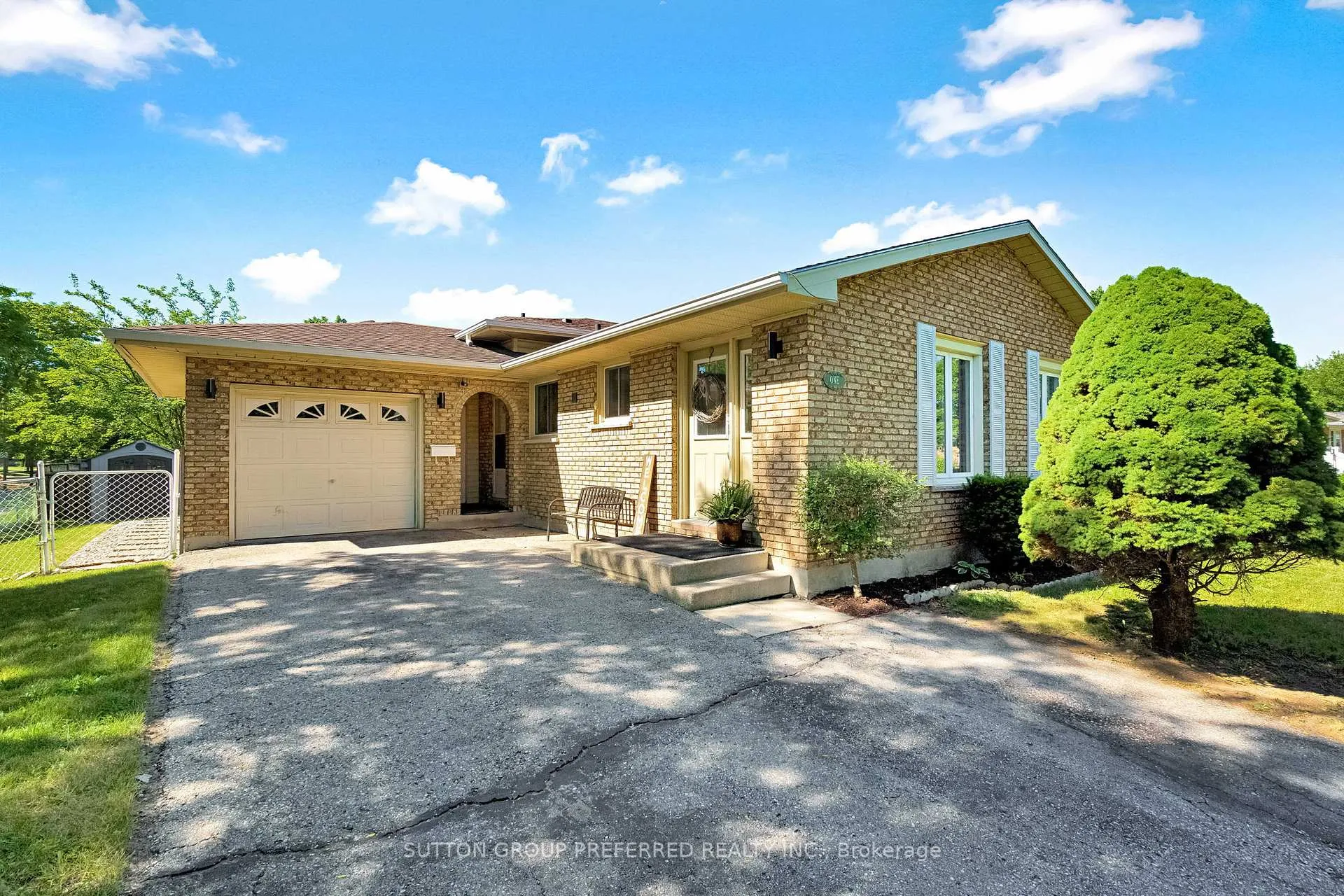 Front of 1 Ponderosa Crescent