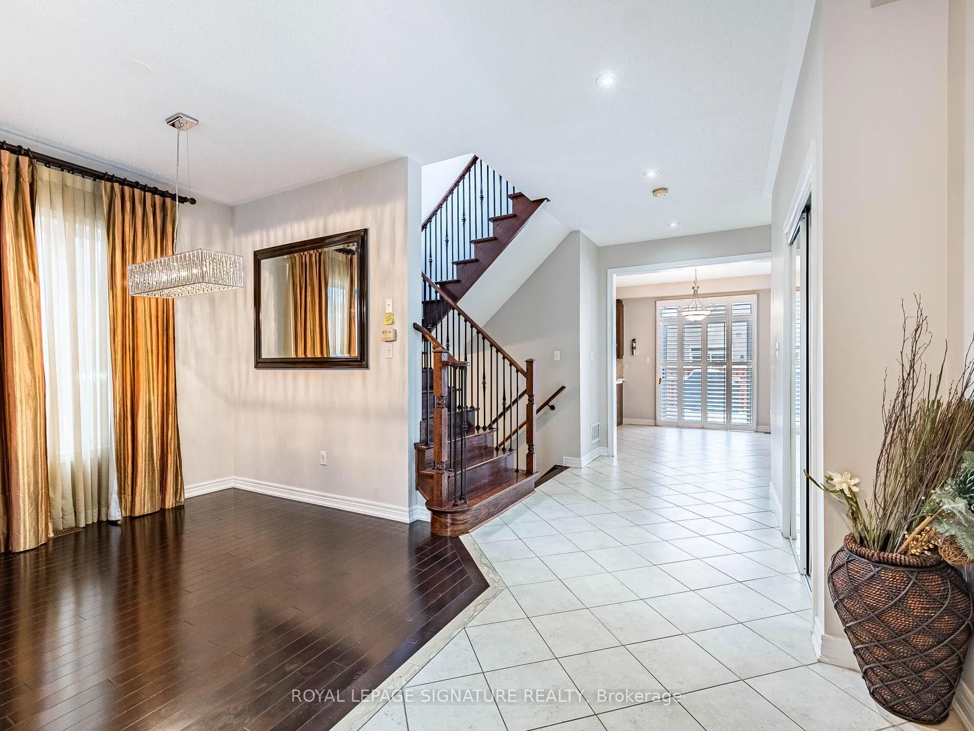Photo 4 of 27 Permafrost Drive, Brampton, Sandringham-Wellington — HOMEH