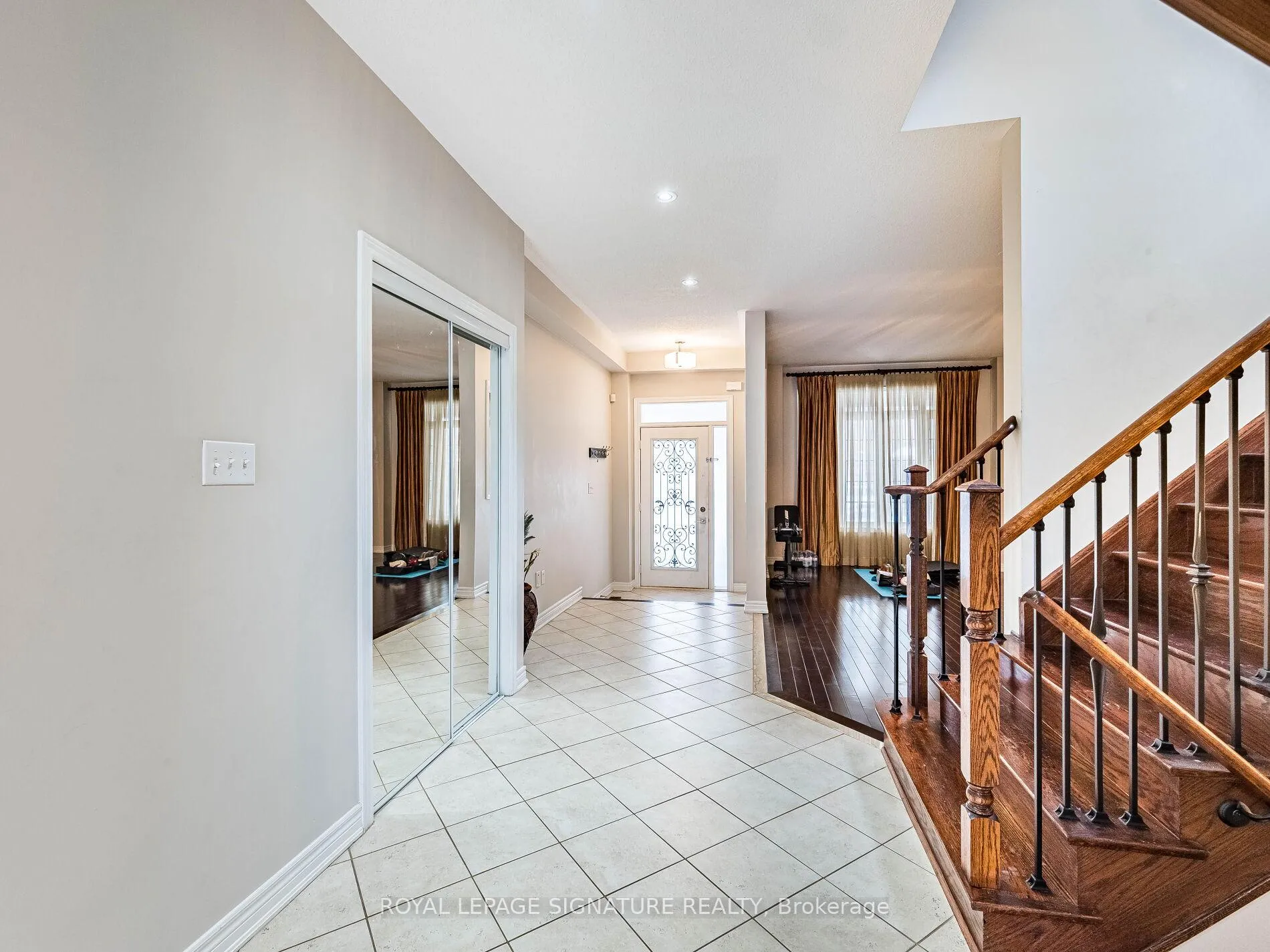 Photo 7 of 27 Permafrost Drive, Brampton, Sandringham-Wellington — HOMEH