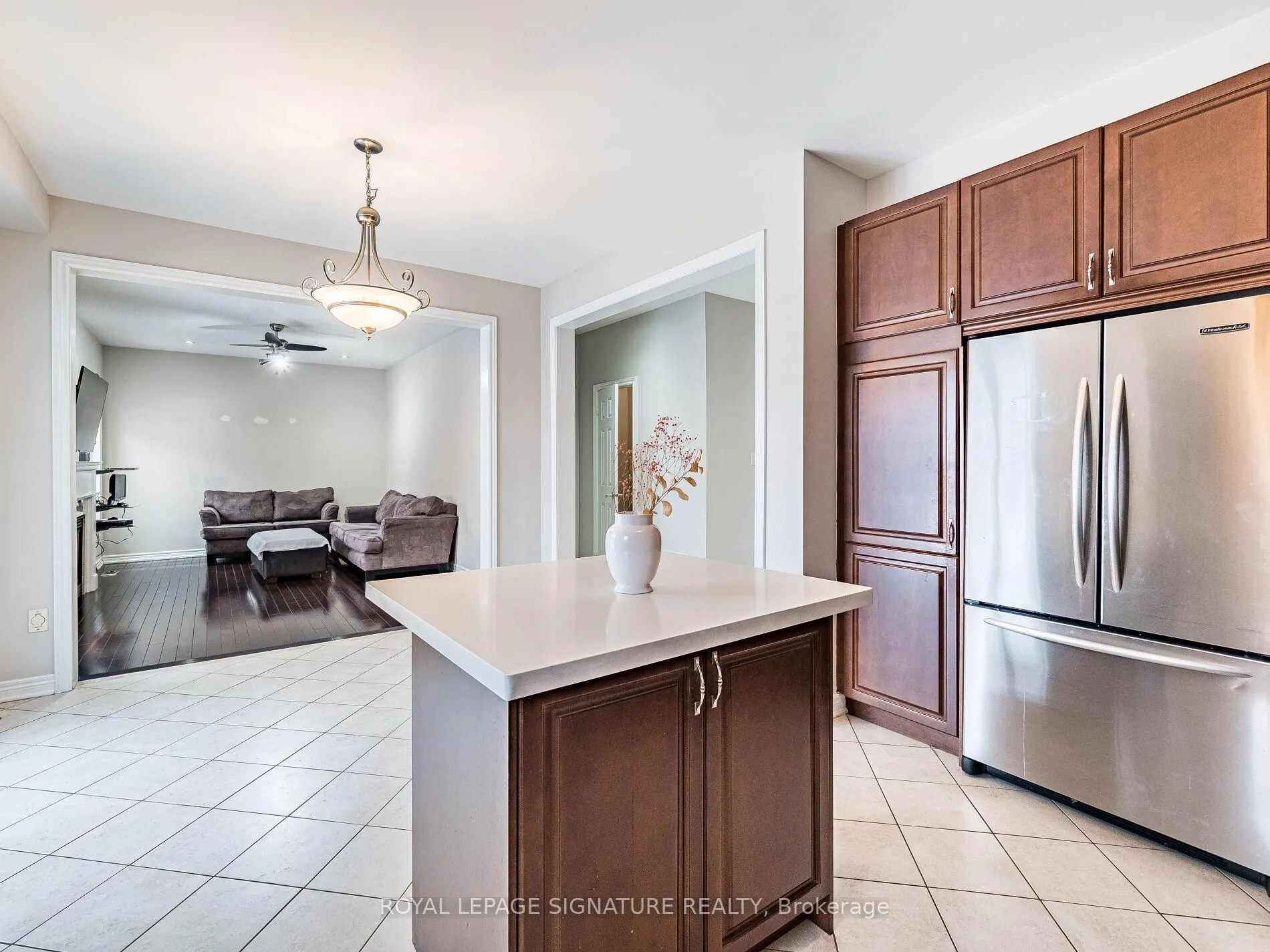 Photo 14 of 27 Permafrost Drive, Brampton, Sandringham-Wellington — HOMEH