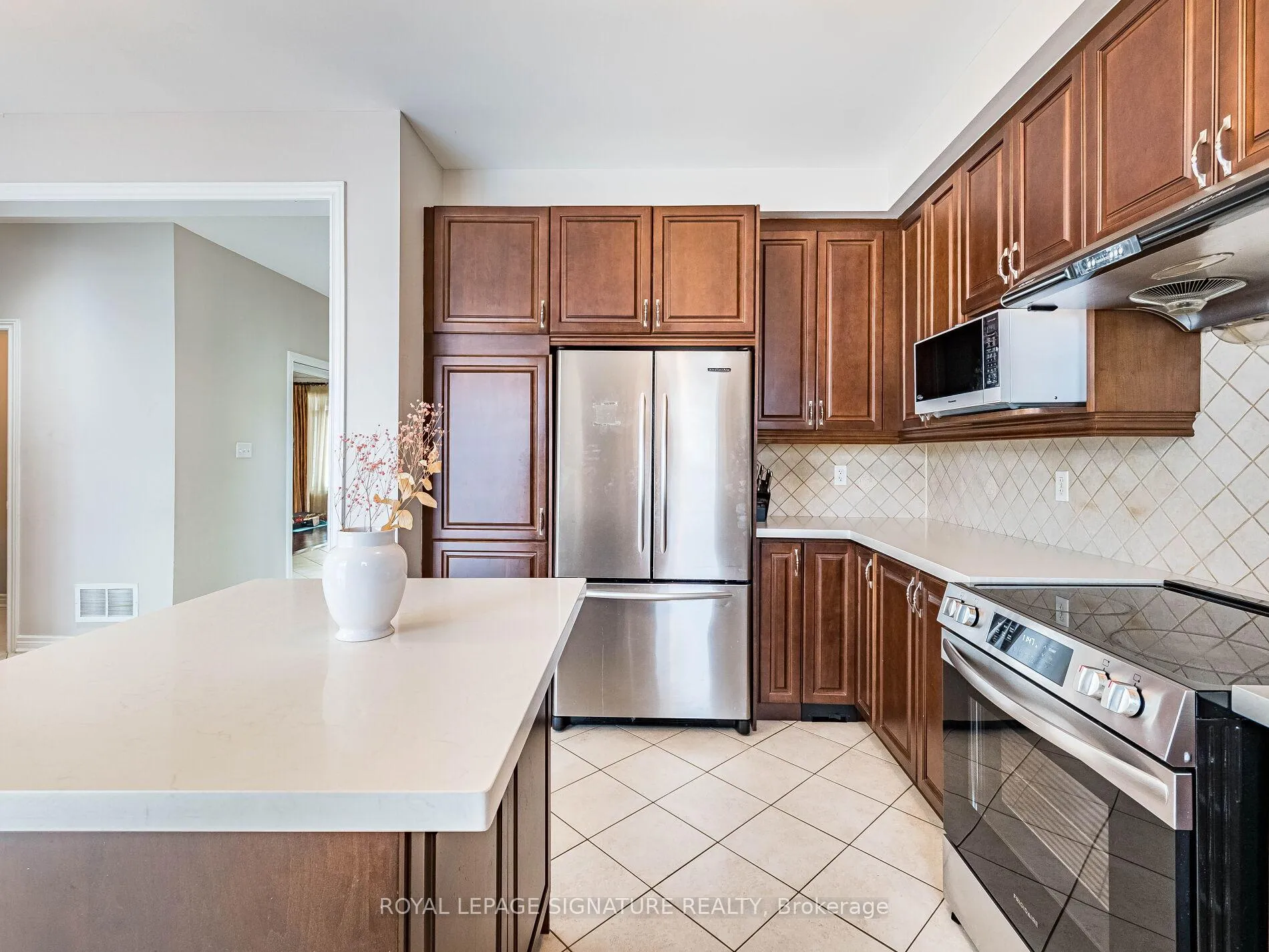 Photo 15 of 27 Permafrost Drive, Brampton, Sandringham-Wellington — HOMEH