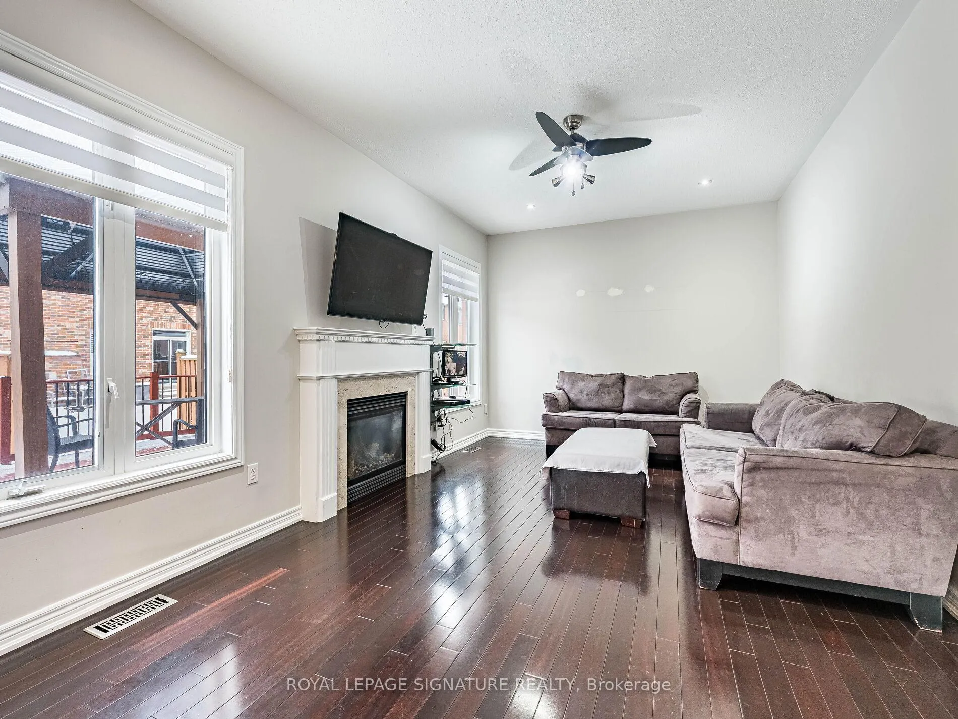 Photo 16 of 27 Permafrost Drive, Brampton, Sandringham-Wellington — HOMEH