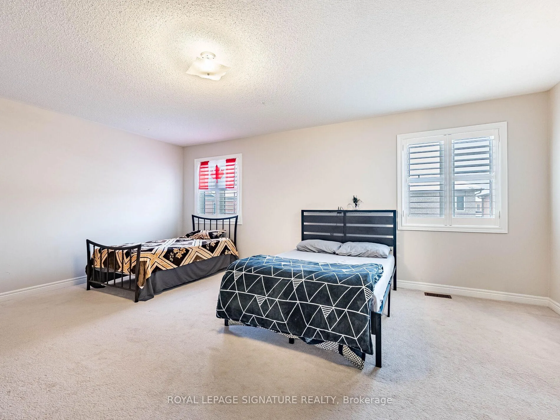 Photo 21 of 27 Permafrost Drive, Brampton, Sandringham-Wellington — HOMEH