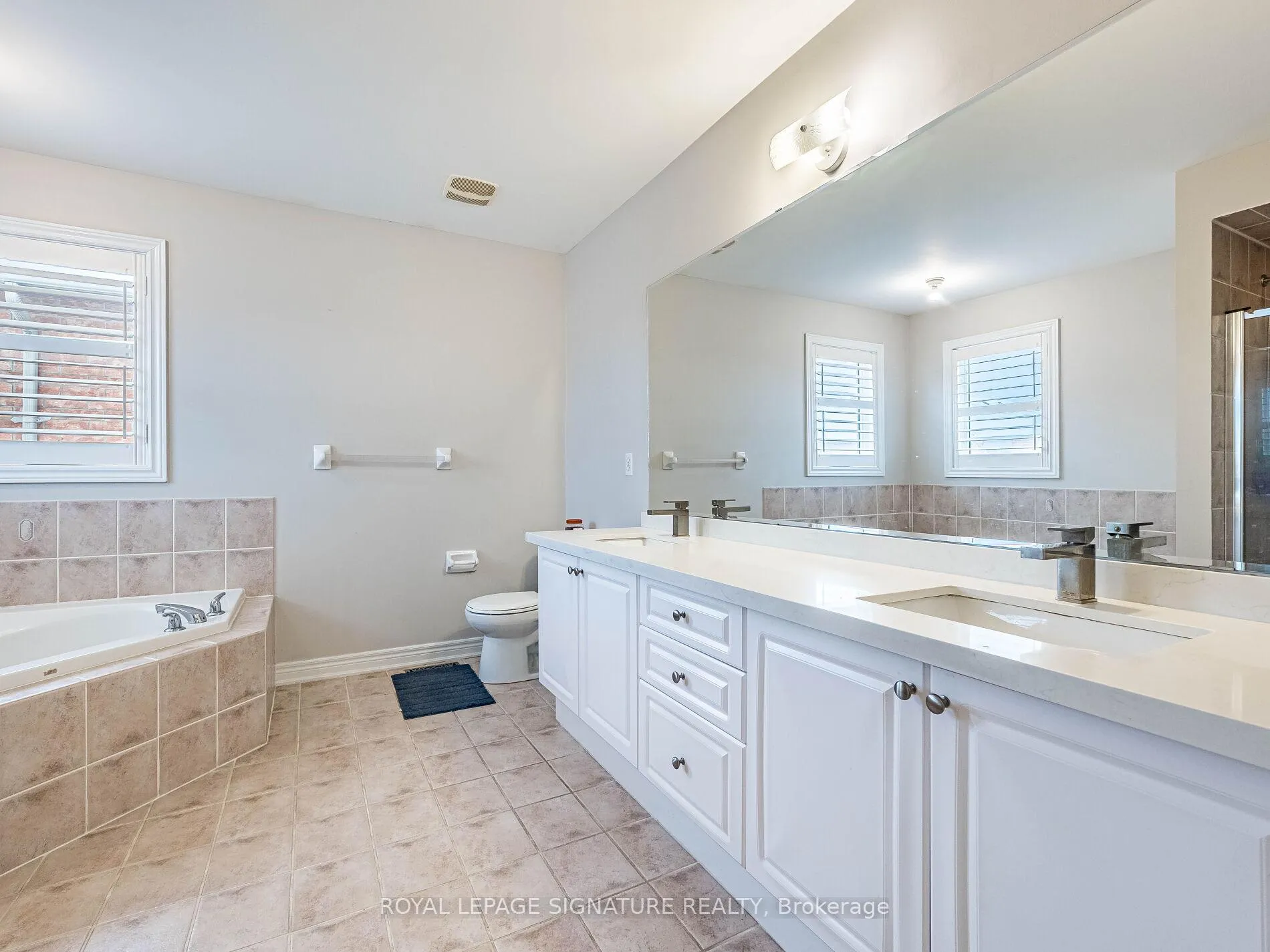 Photo 25 of 27 Permafrost Drive, Brampton, Sandringham-Wellington — HOMEH