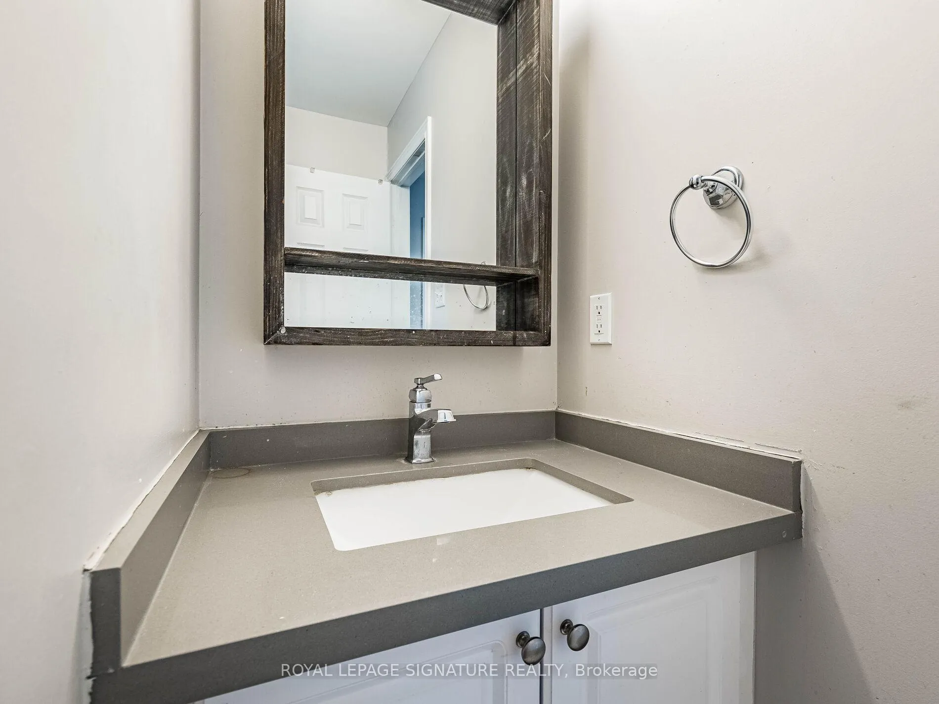 Photo 34 of 27 Permafrost Drive, Brampton, Sandringham-Wellington — HOMEH