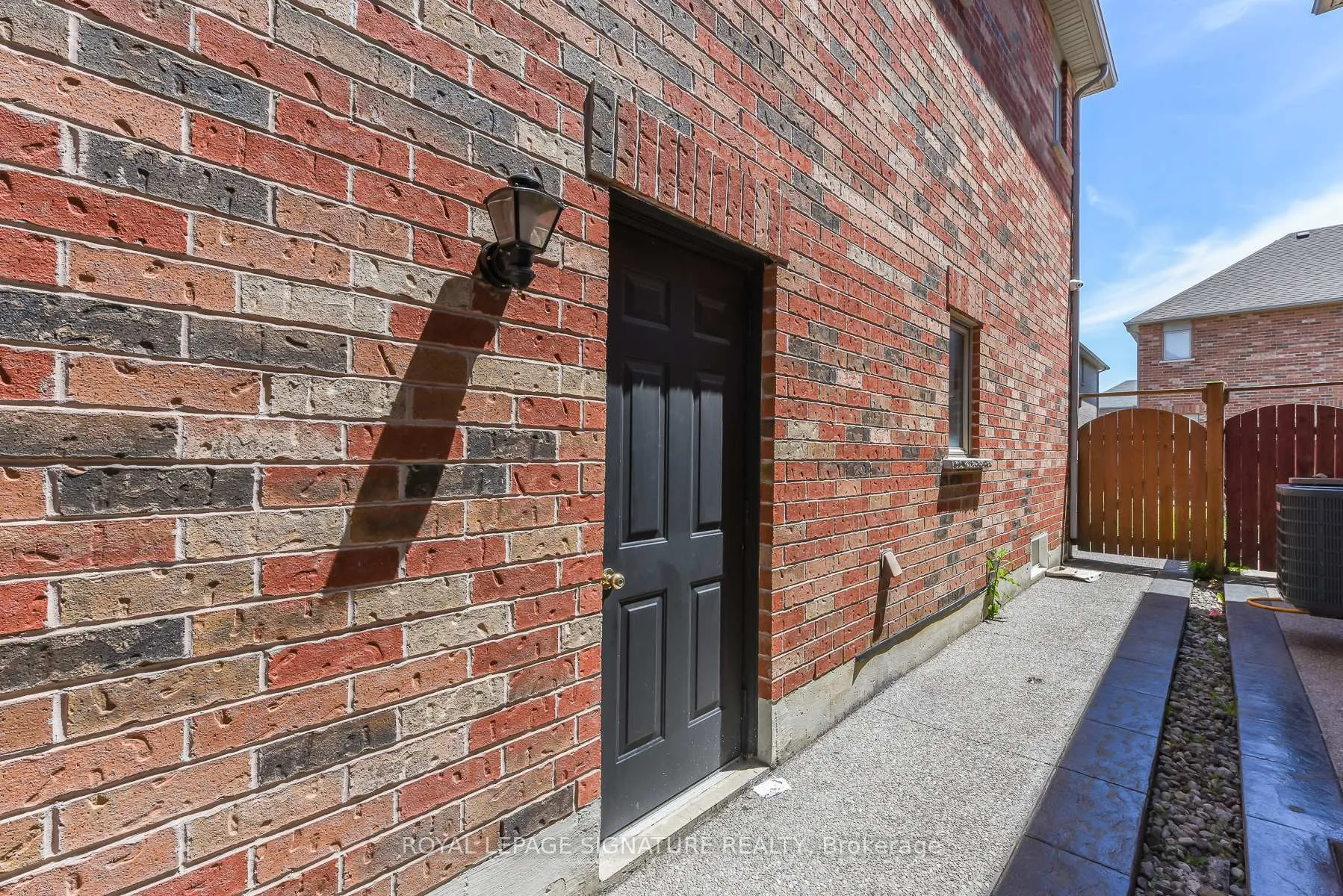 Photo 41 of 27 Permafrost Drive, Brampton, Sandringham-Wellington — HOMEH