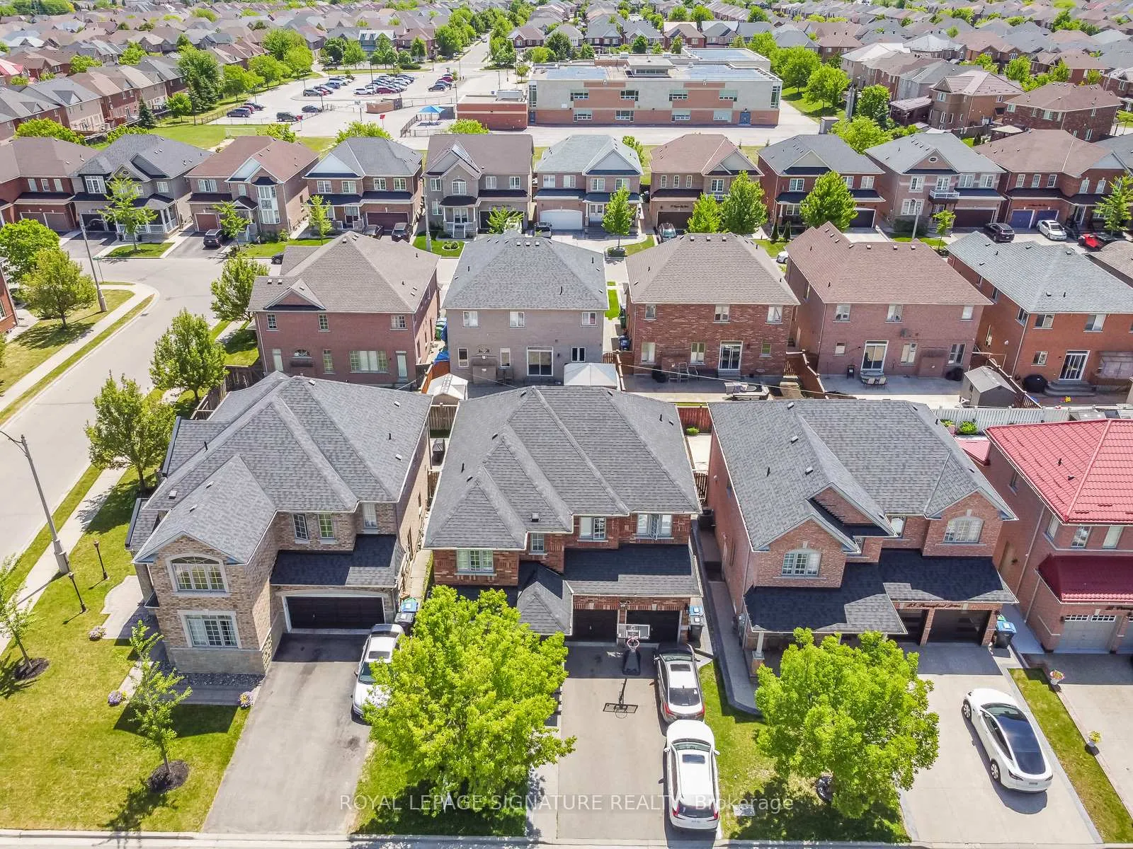 Photo 46 of 27 Permafrost Drive, Brampton, Sandringham-Wellington — HOMEH