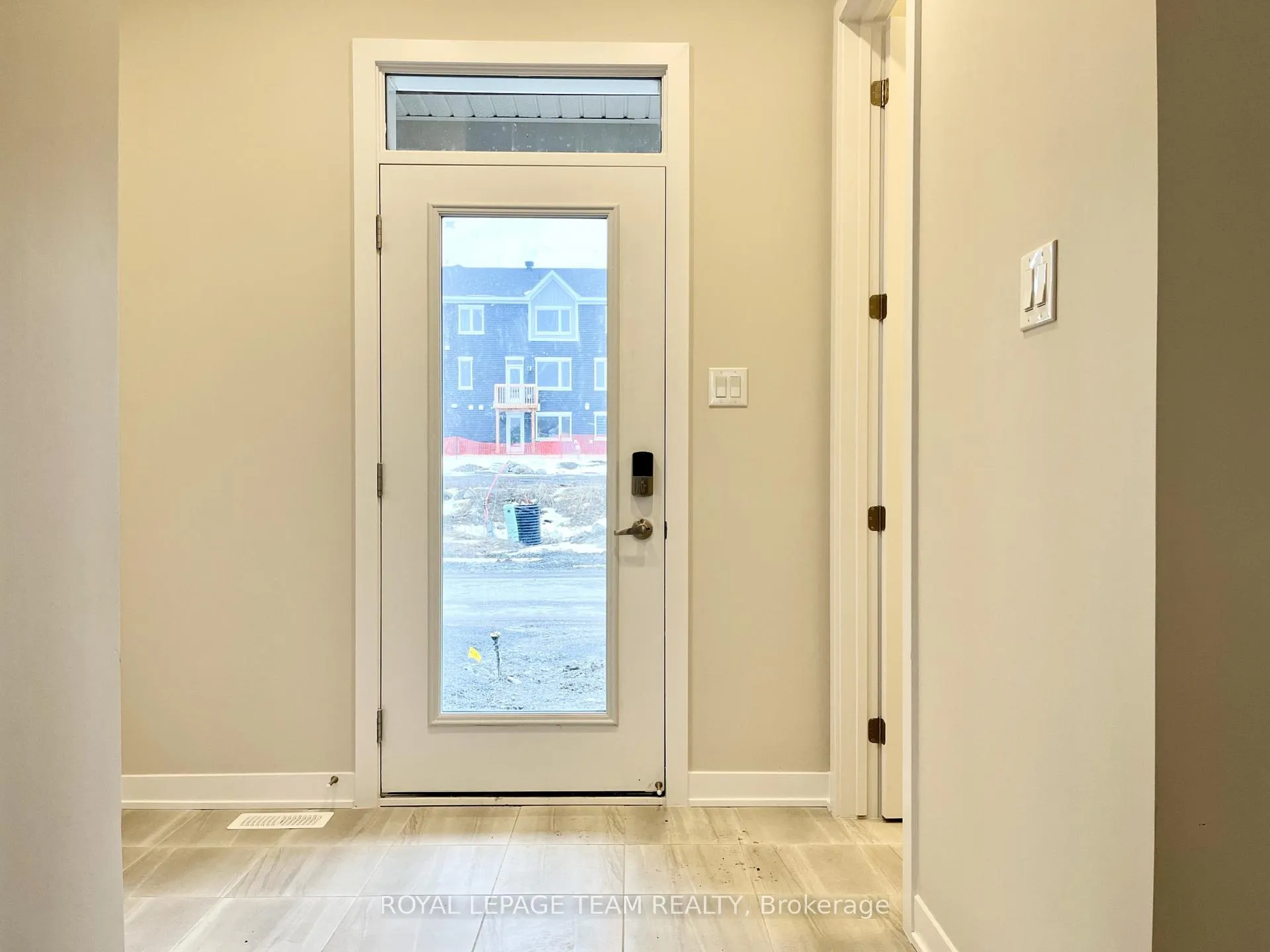 Photo 2 of 622 Expansion Road, Ottawa, Barrhaven - Half Moon Bay — HOMEH