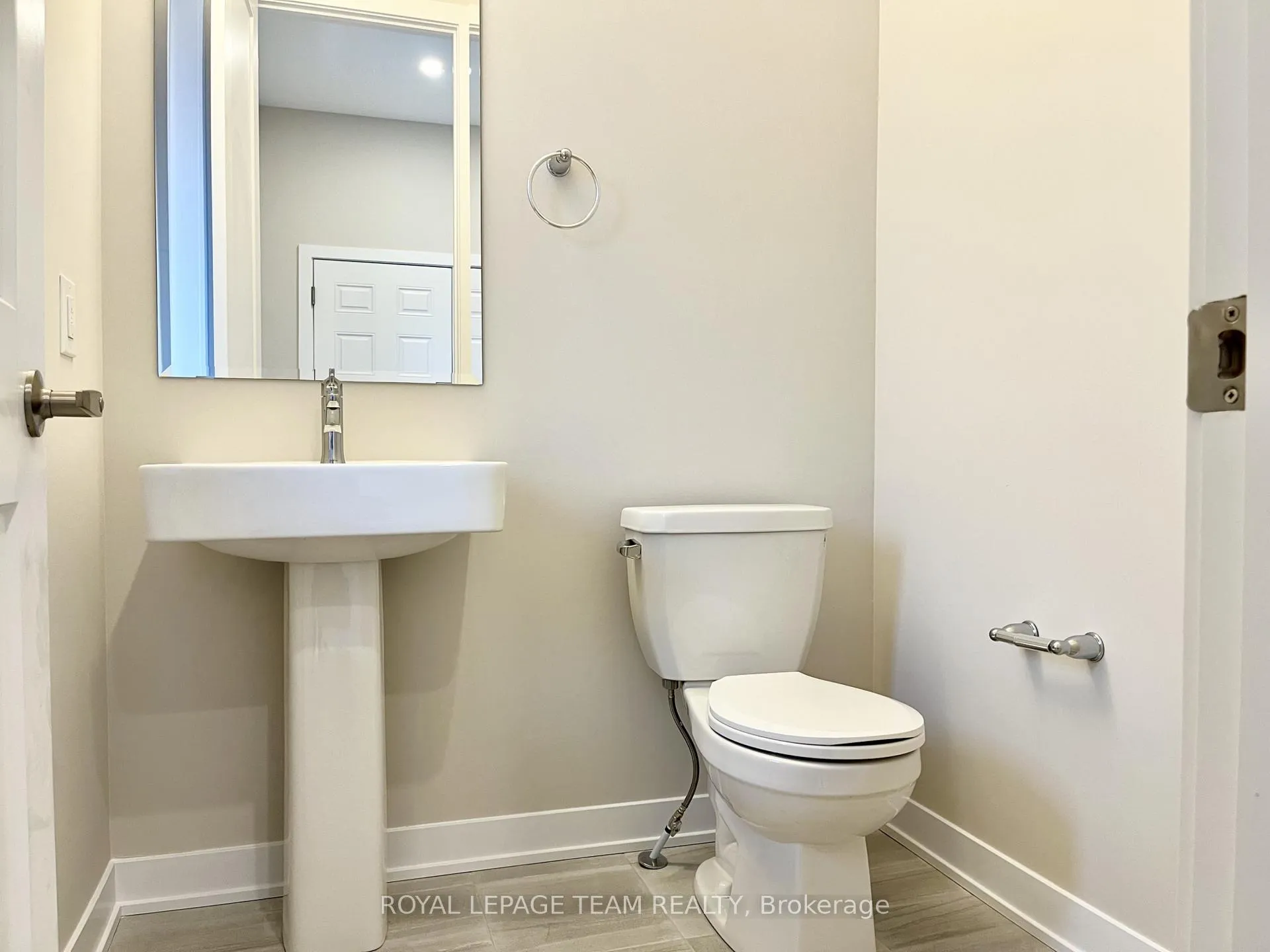 Photo 3 of 622 Expansion Road, Ottawa, Barrhaven - Half Moon Bay — HOMEH