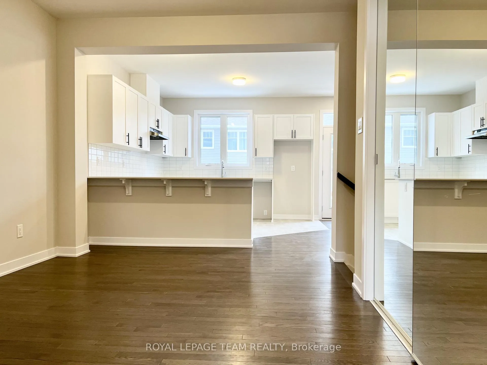 Photo 4 of 622 Expansion Road, Ottawa, Barrhaven - Half Moon Bay — HOMEH