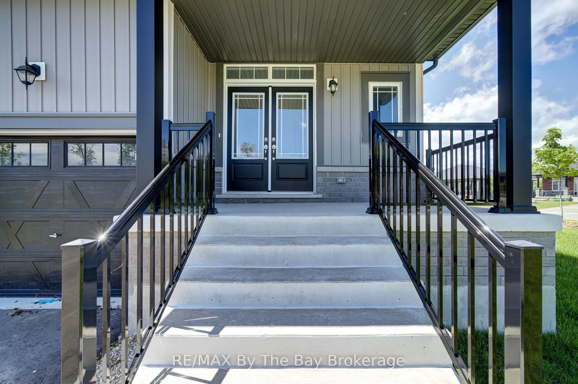 Photo 3 of 1 Amber Drive, Wasaga Beach — HOMEH