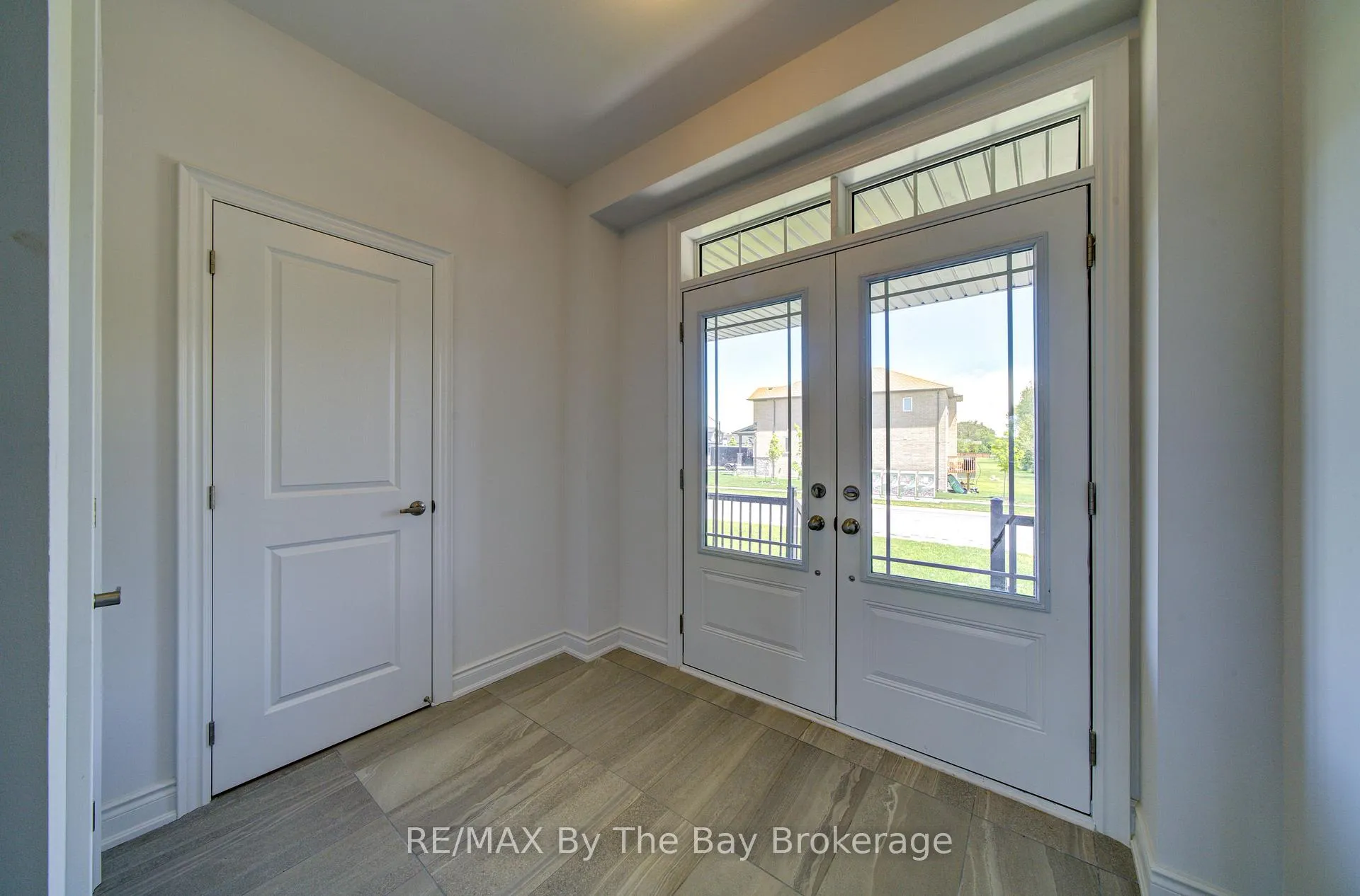 Photo 5 of 1 Amber Drive, Wasaga Beach — HOMEH