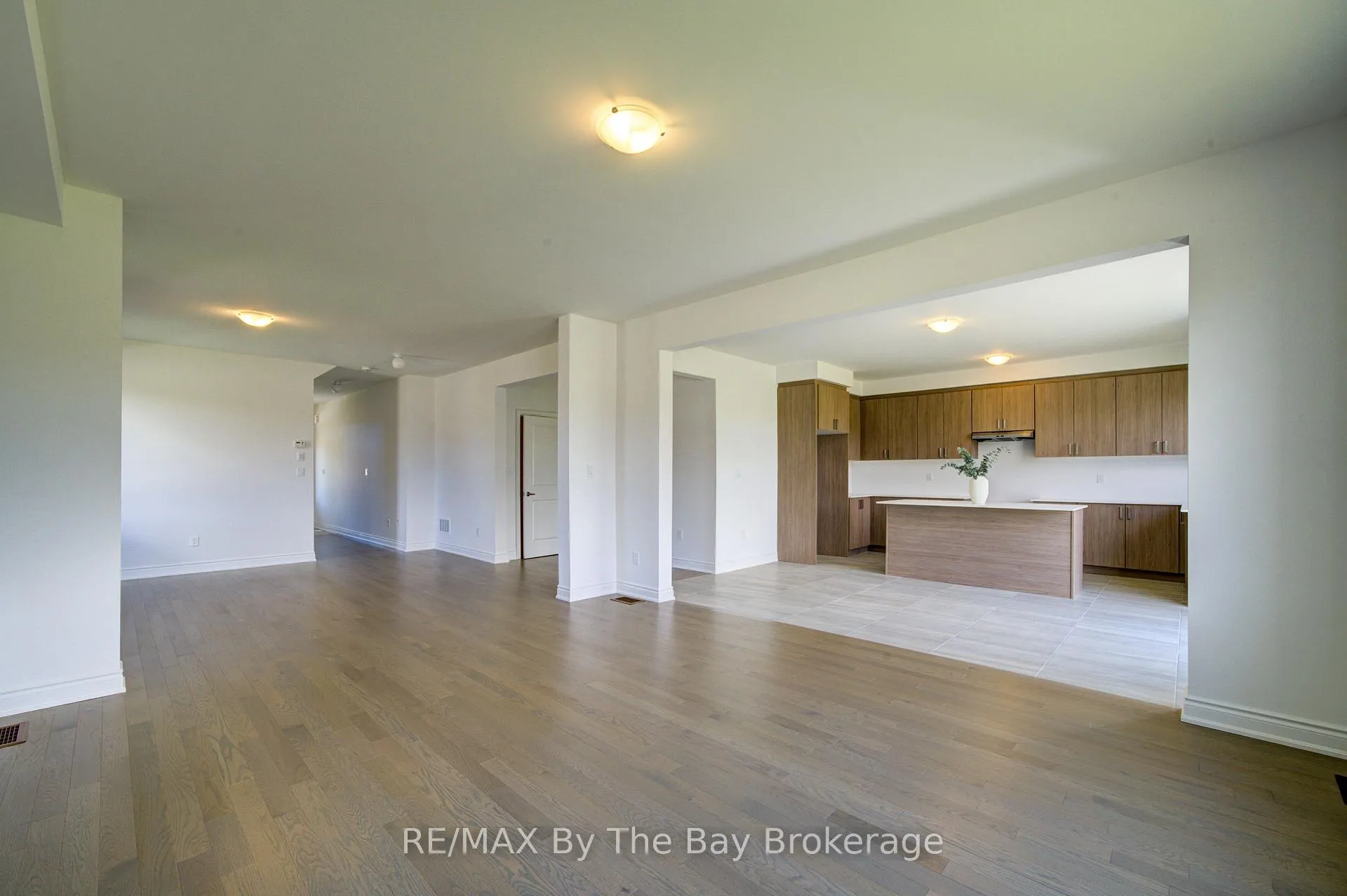 Photo 9 of 1 Amber Drive, Wasaga Beach — HOMEH