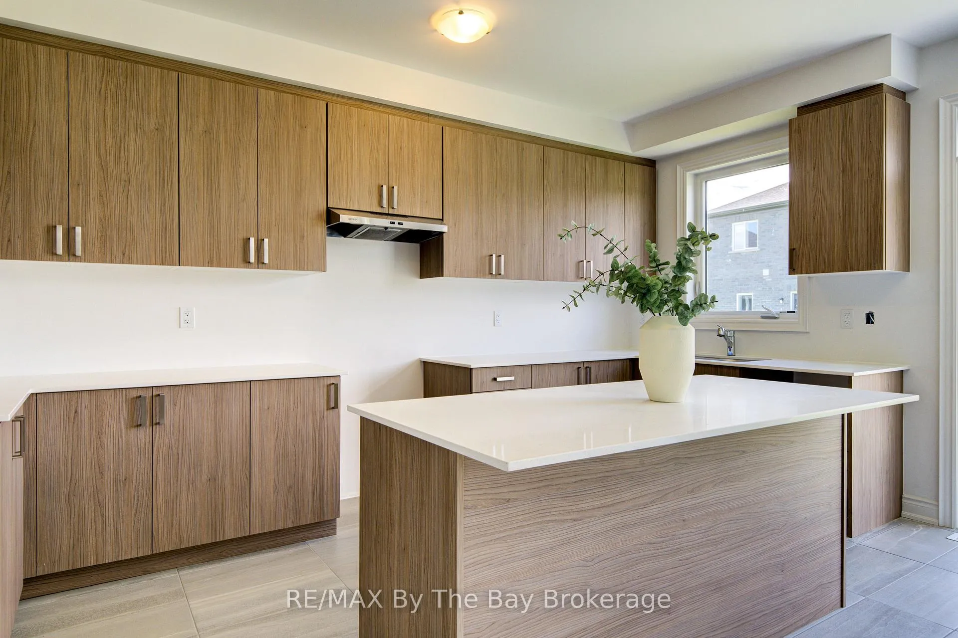 Photo 15 of 1 Amber Drive, Wasaga Beach — HOMEH