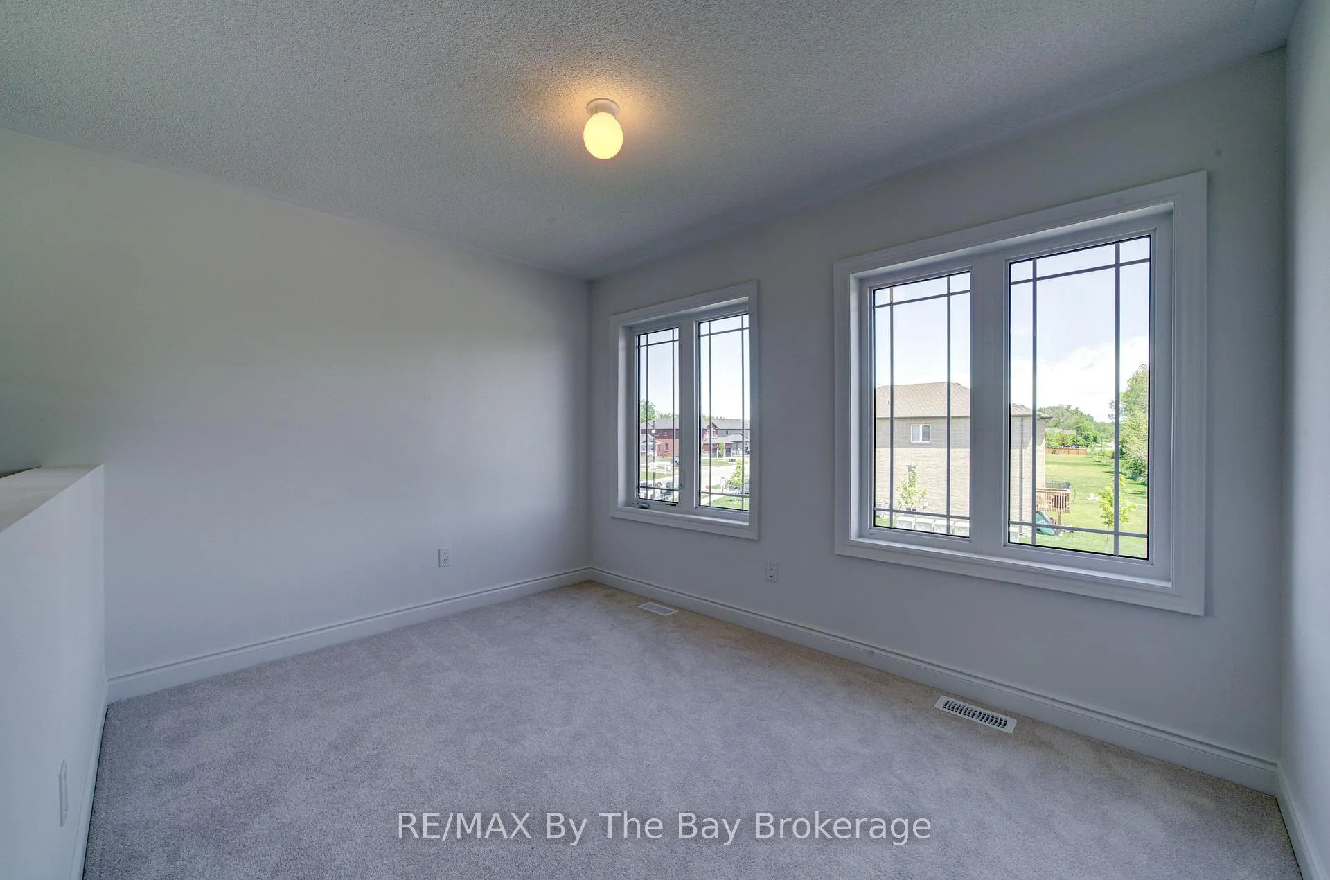 Photo 18 of 1 Amber Drive, Wasaga Beach — HOMEH
