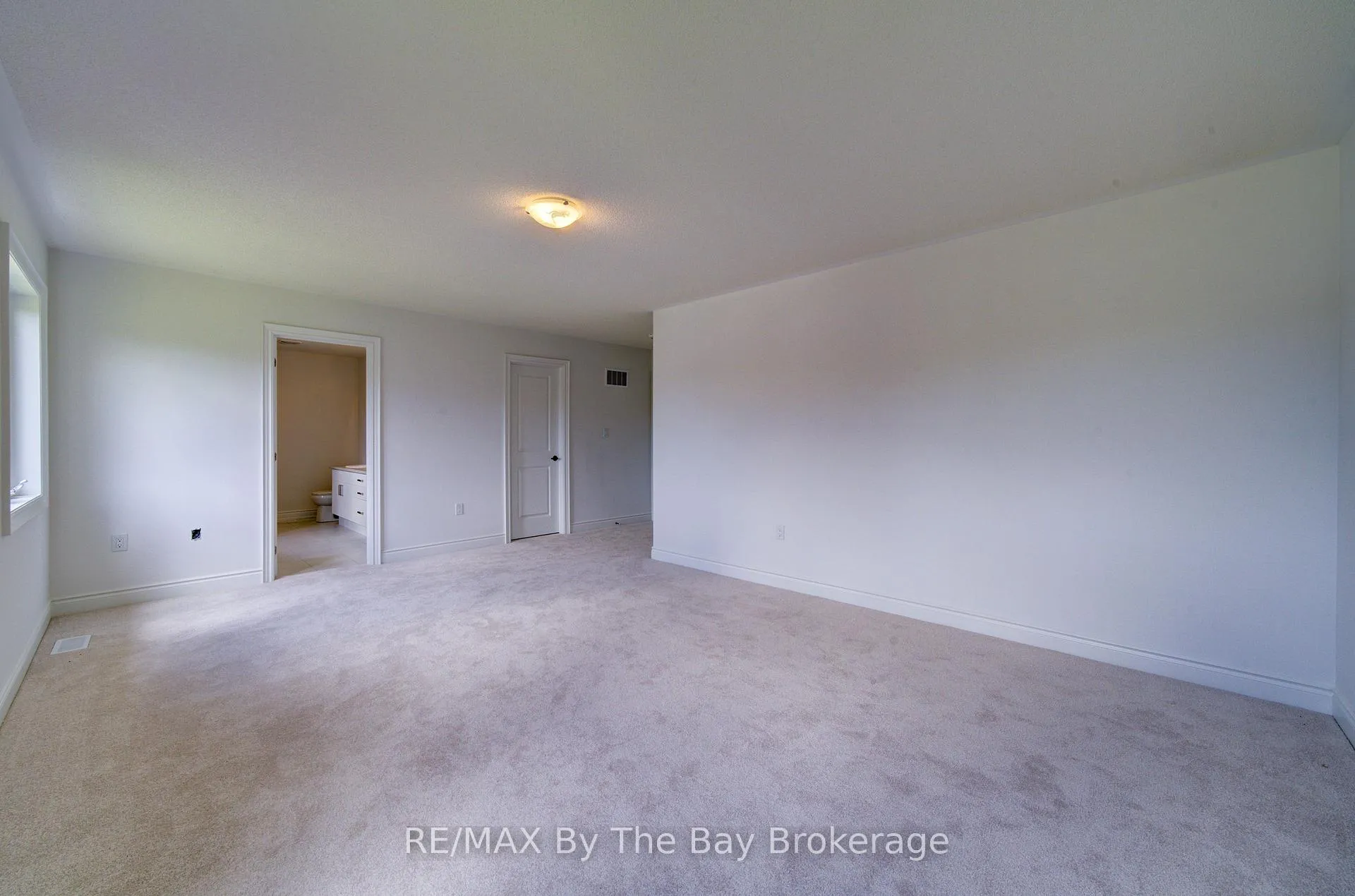 Photo 20 of 1 Amber Drive, Wasaga Beach — HOMEH