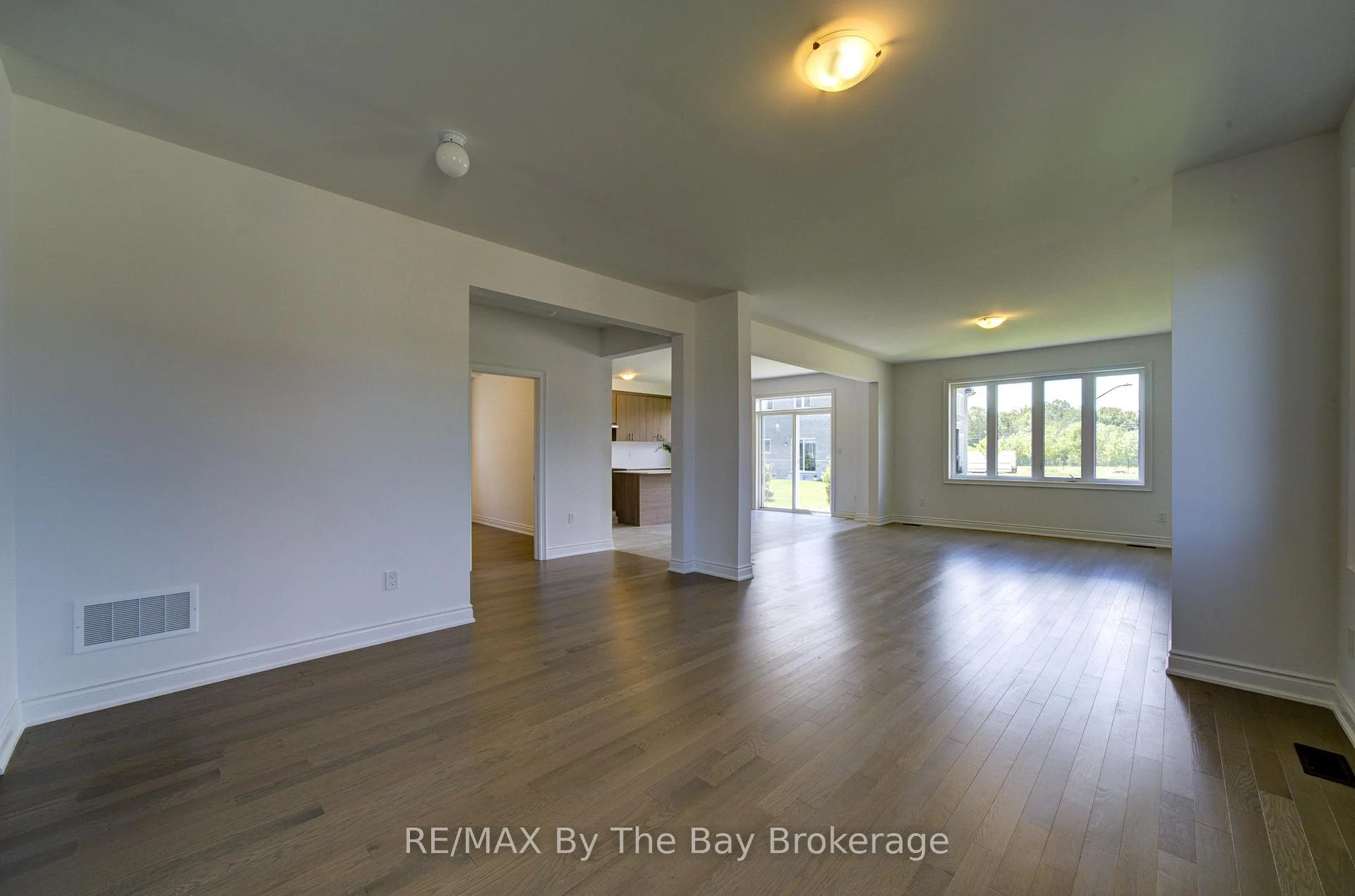 Photo 30 of 1 Amber Drive, Wasaga Beach — HOMEH